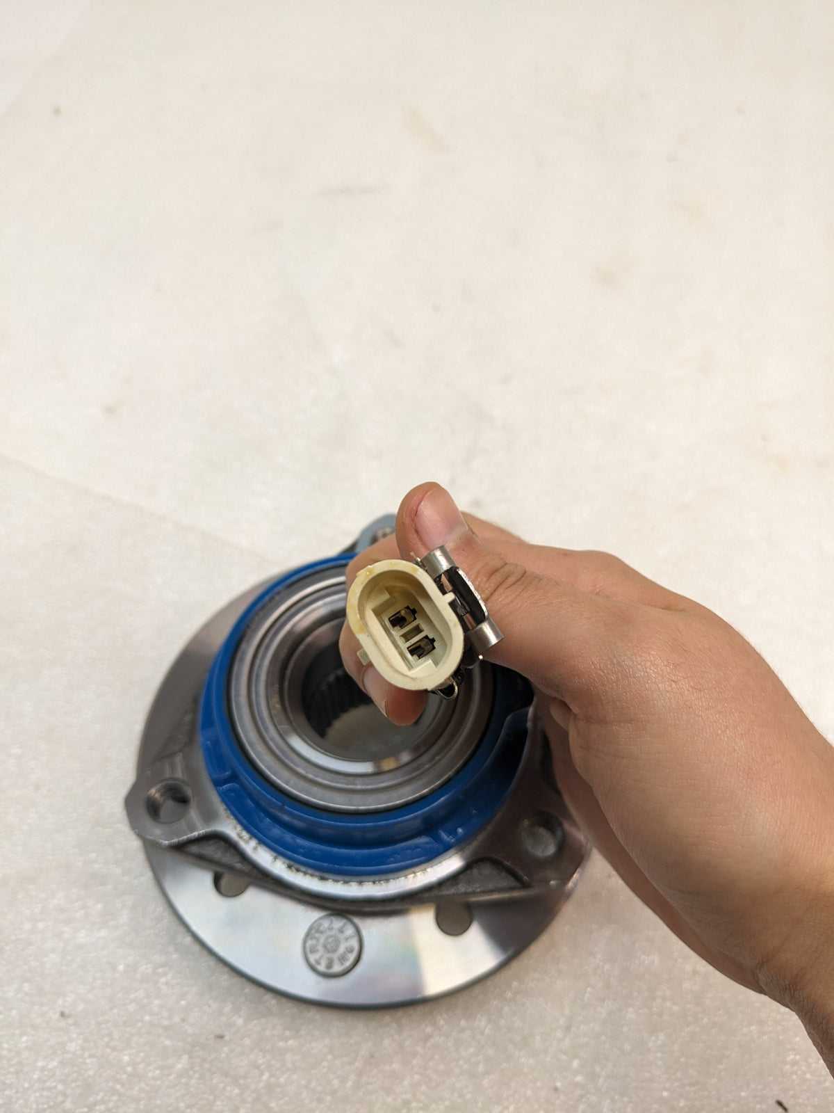 TIMKEN 513137 WHEEL BEARING AND HUB ASSEMBLY FRONT NEW R8
