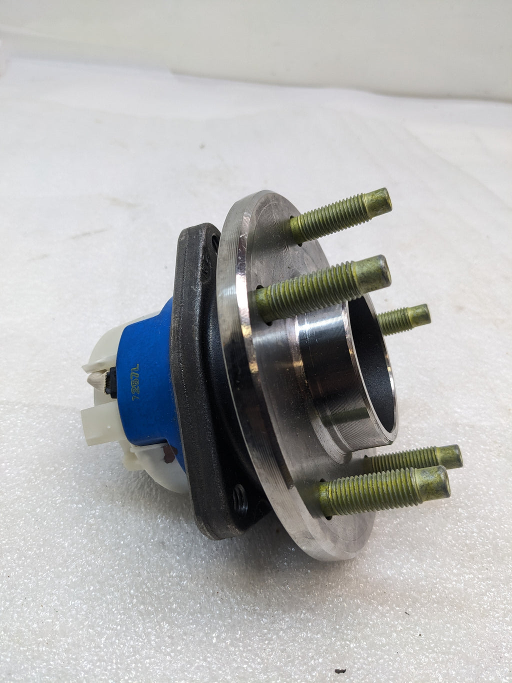 TIMKEN 513179 FRONT OR REAR WHEEL BEARING AND HUB ASSEMBLY NEW R13