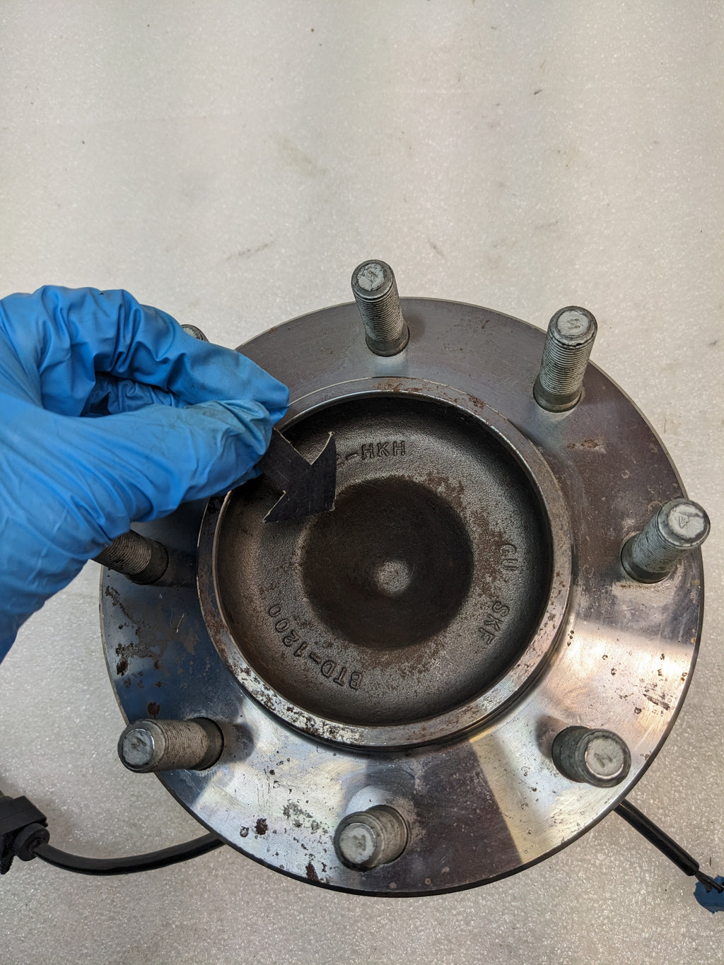 SKF BTD1200 WHEEL BEARING AND HUB ASSEMBLY NEW #4 R12TB