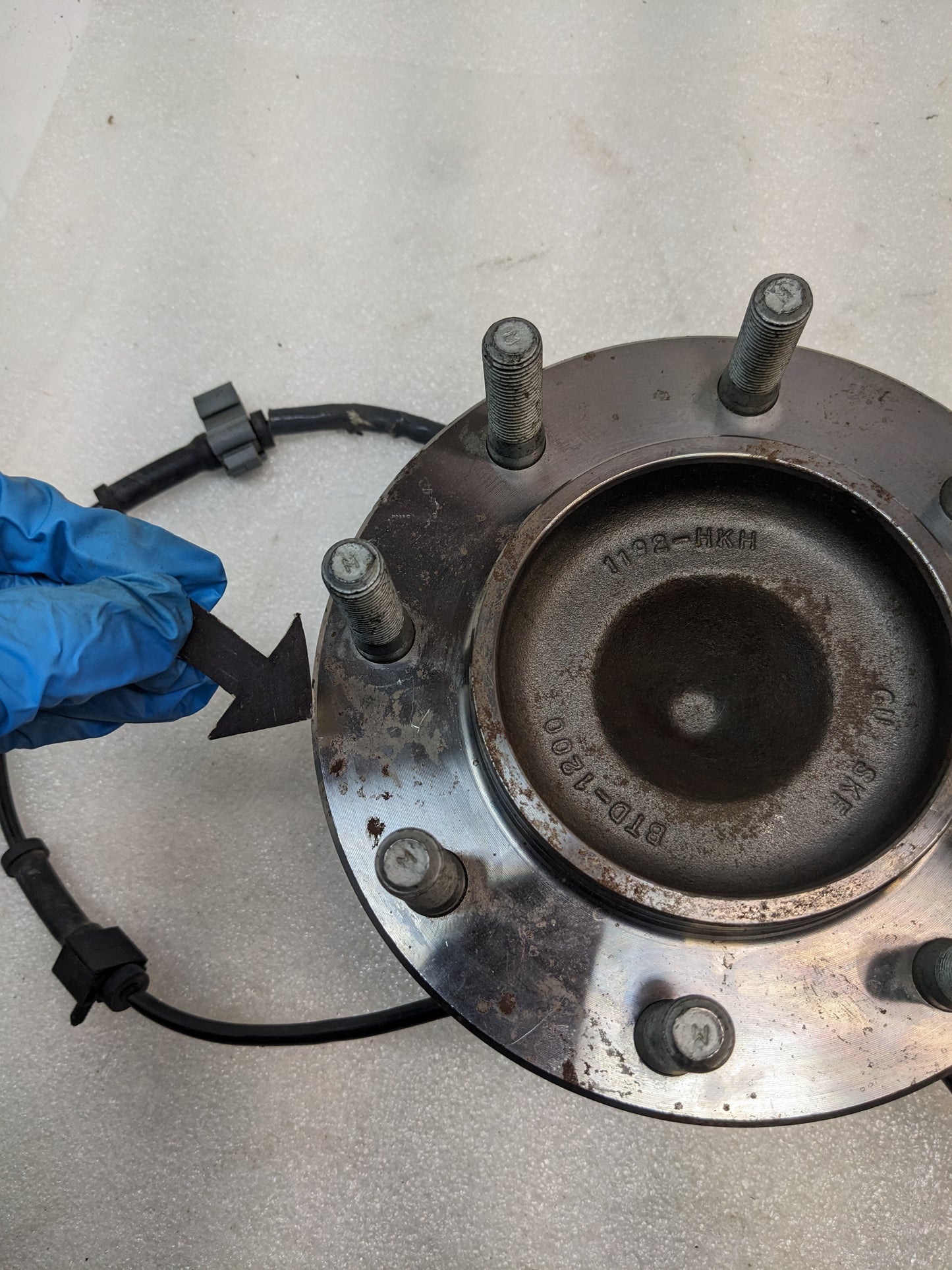 SKF BTD1200 WHEEL BEARING AND HUB ASSEMBLY NEW #4 R12TB