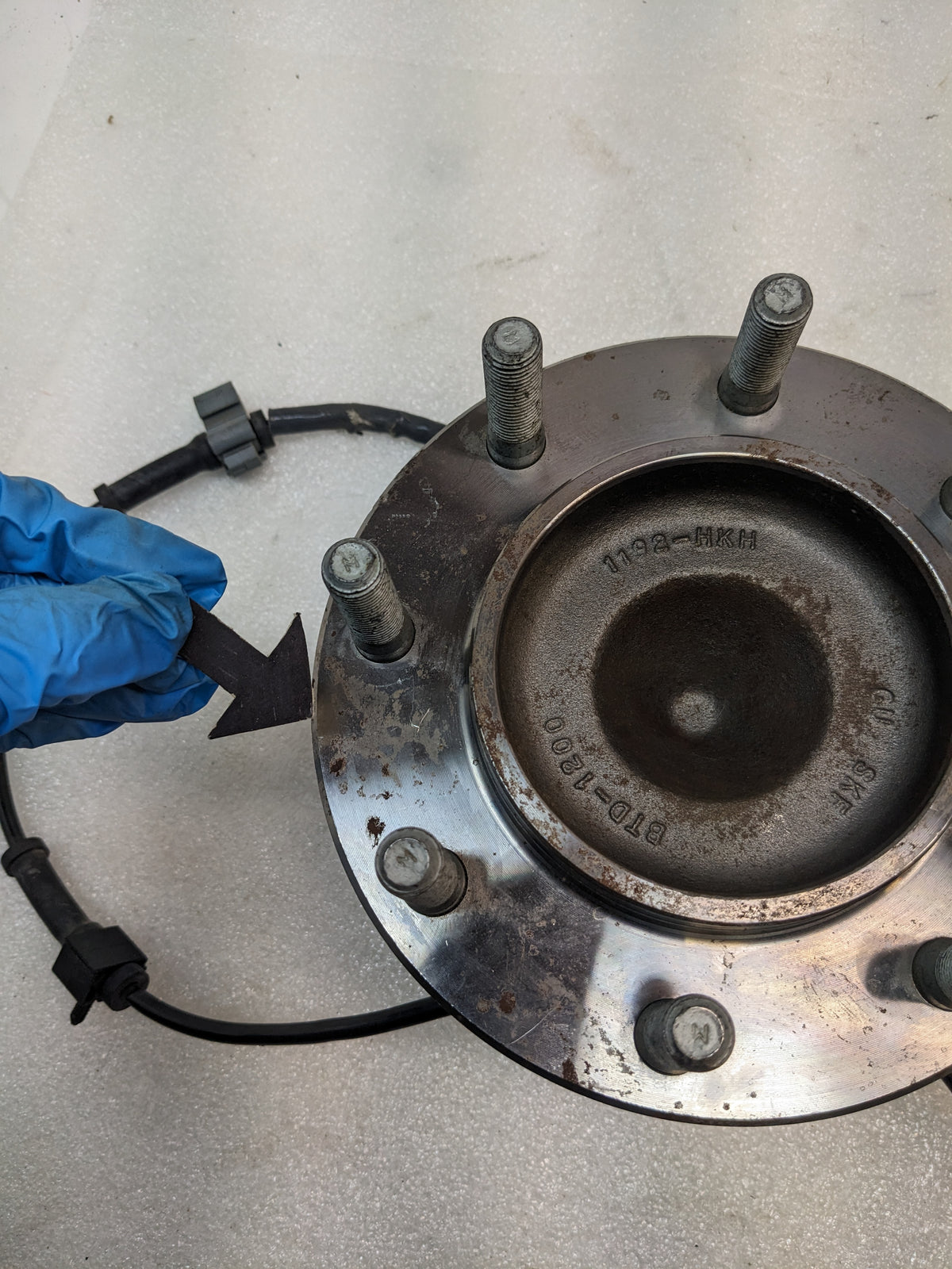 SKF BTD1200 WHEEL BEARING AND HUB ASSEMBLY NEW #4 R12TB