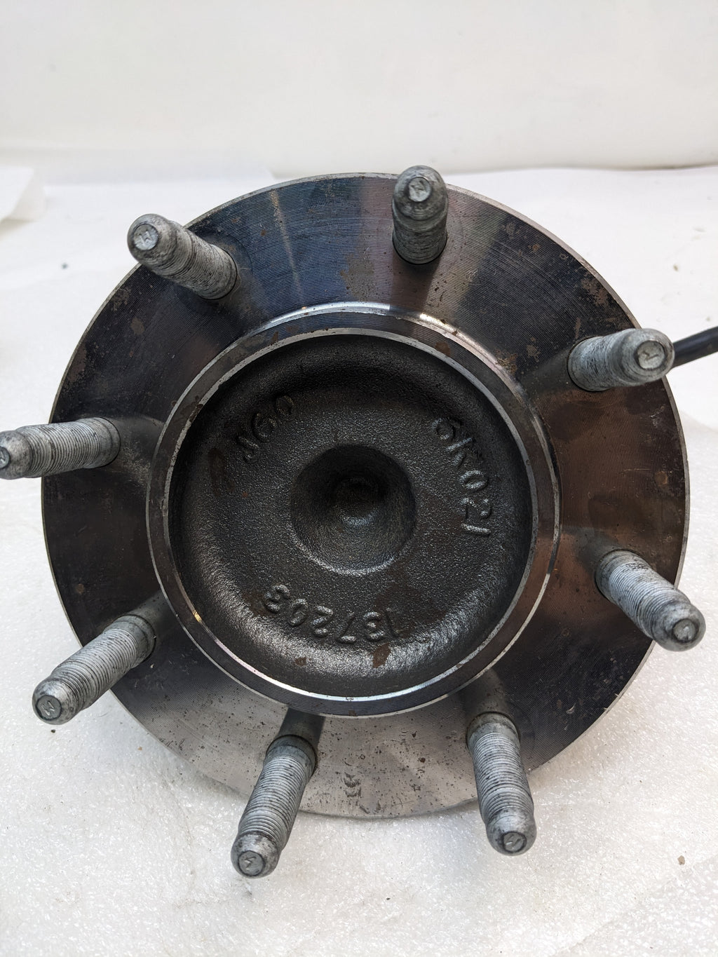 UNBRANDED FRONT WHEEL HUB ASSEMBLY 15225751 FOR 2006-2007 SILVERADO 2500/3500 4X2 NEW R4