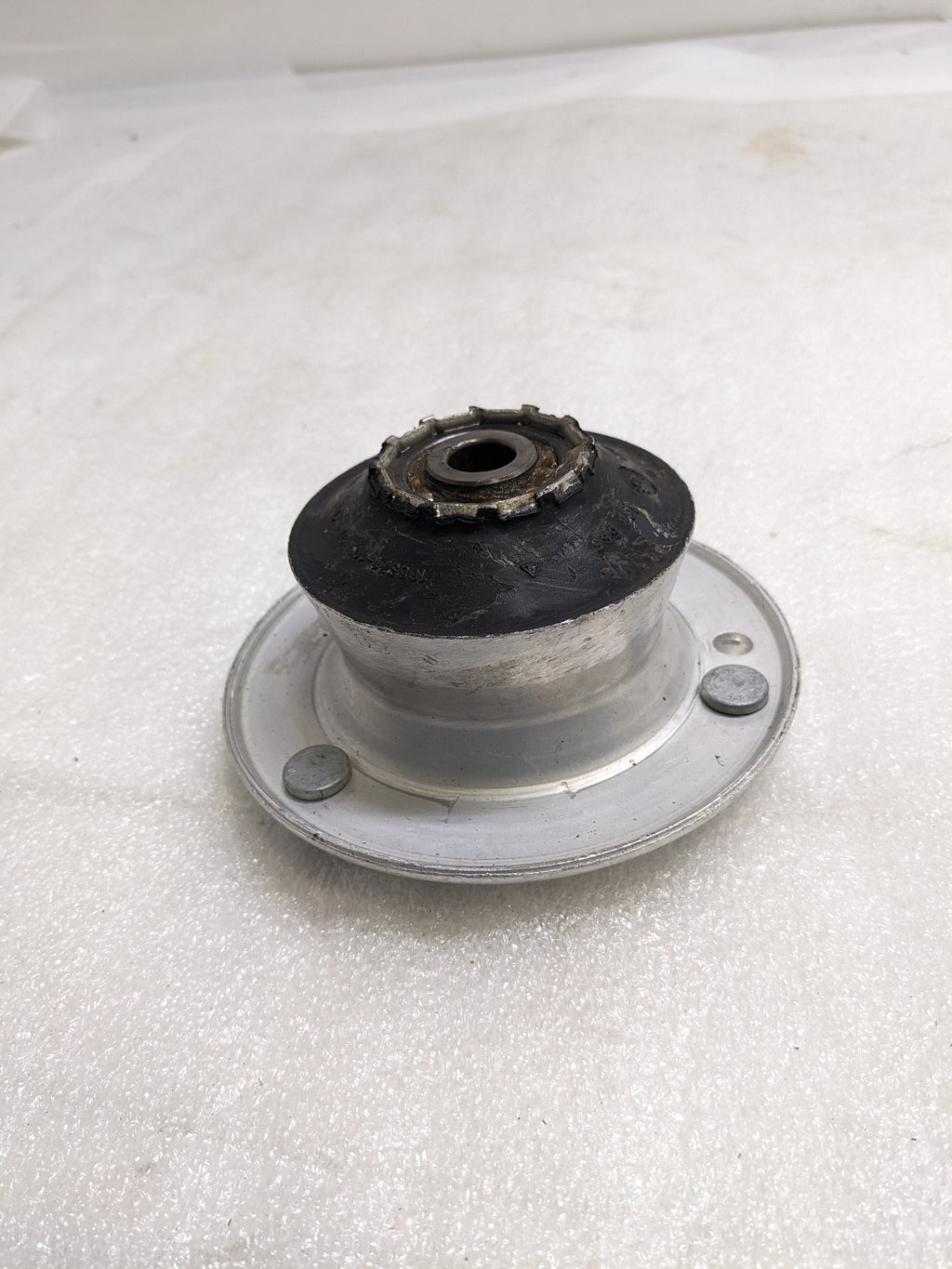 VAICO 31336752735 FRONT UPPER STRUT MOUNT FOR BMW E46 3-SERIES NEW R10TB