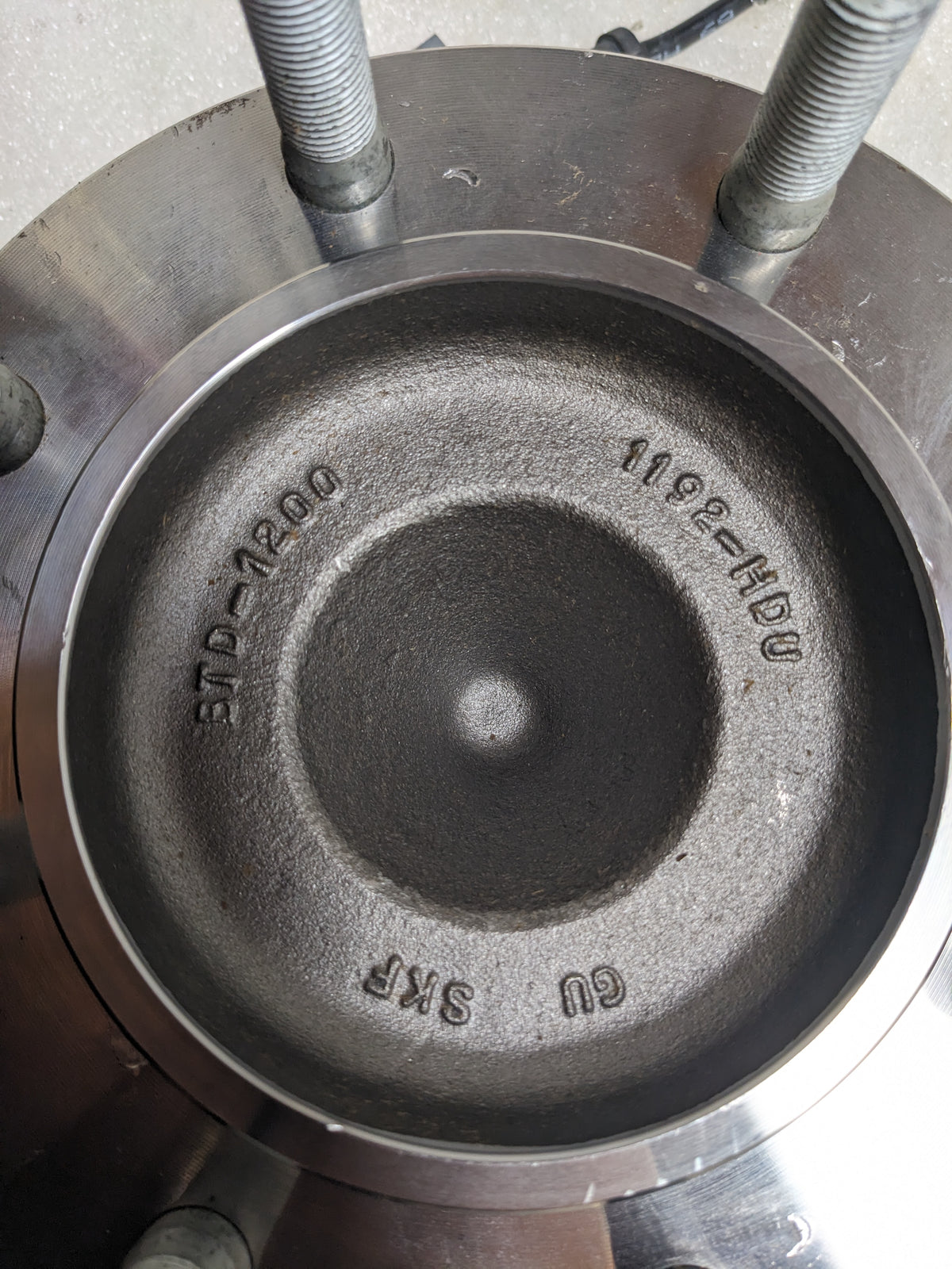 SKF BTD1200 WHEEL BEARING AND HUB ASSEMBLY #6 NEW R11TB