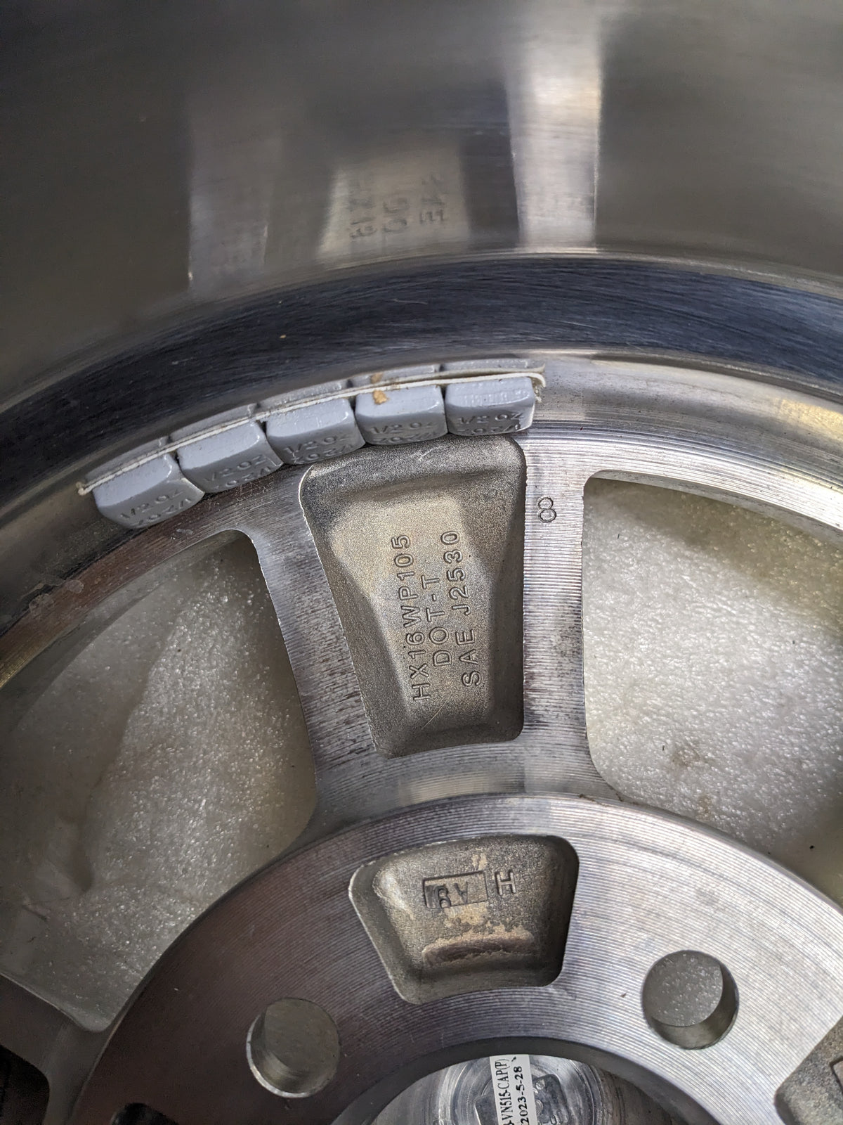 AMERICAN RACING VN6155863 VN615 15X8 5X120.65 00MM OFFSET CHROME WHEEL NEW B2