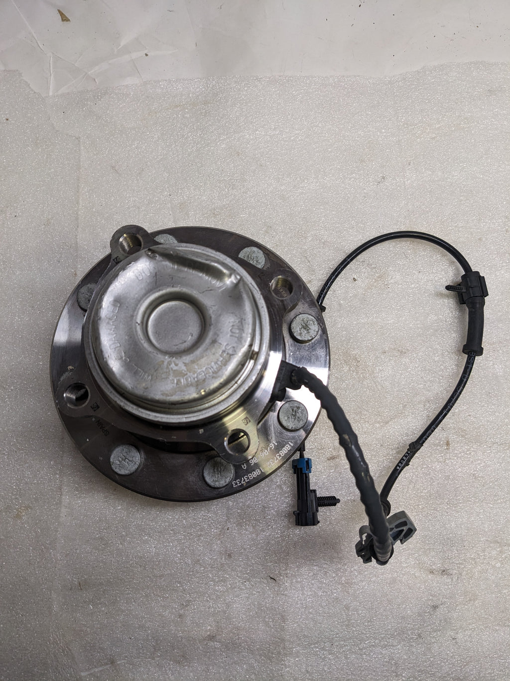 SKF BTD1200 WHEEL BEARING AND HUB ASSEMBLY #8 NEW R4