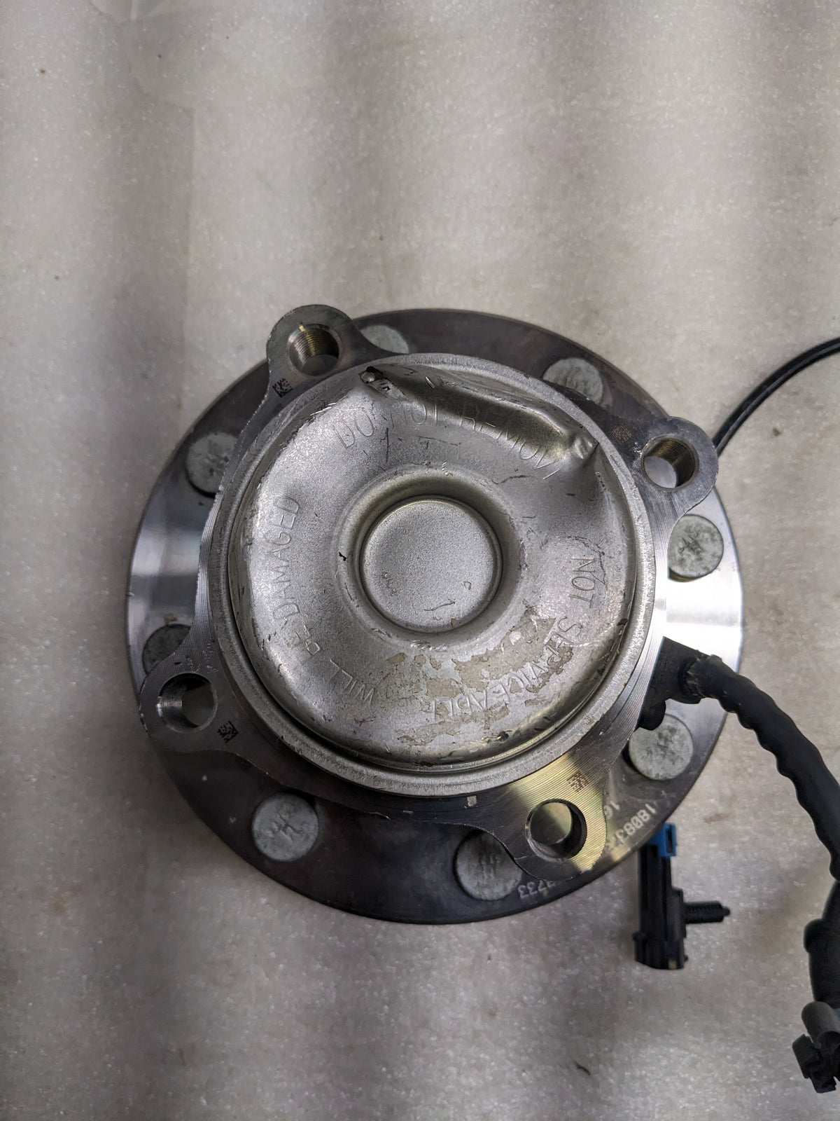 SKF BTD1200 WHEEL BEARING AND HUB ASSEMBLY #8 NEW R4
