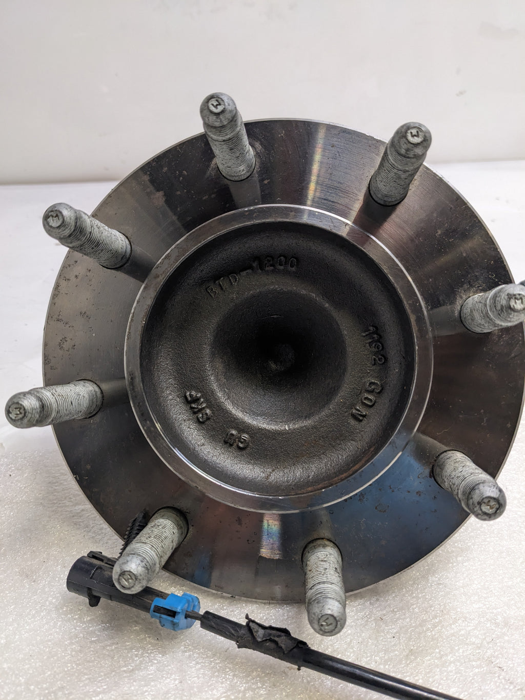 SKF BTD1200 WHEEL BEARING AND HUB ASSEMBLY #8 NEW R4