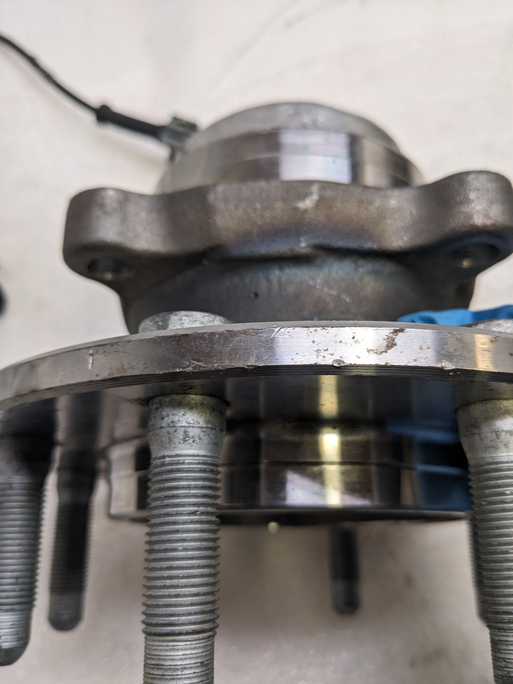 SKF BTD1200 WHEEL BEARING AND HUB ASSEMBLY #8 NEW R4