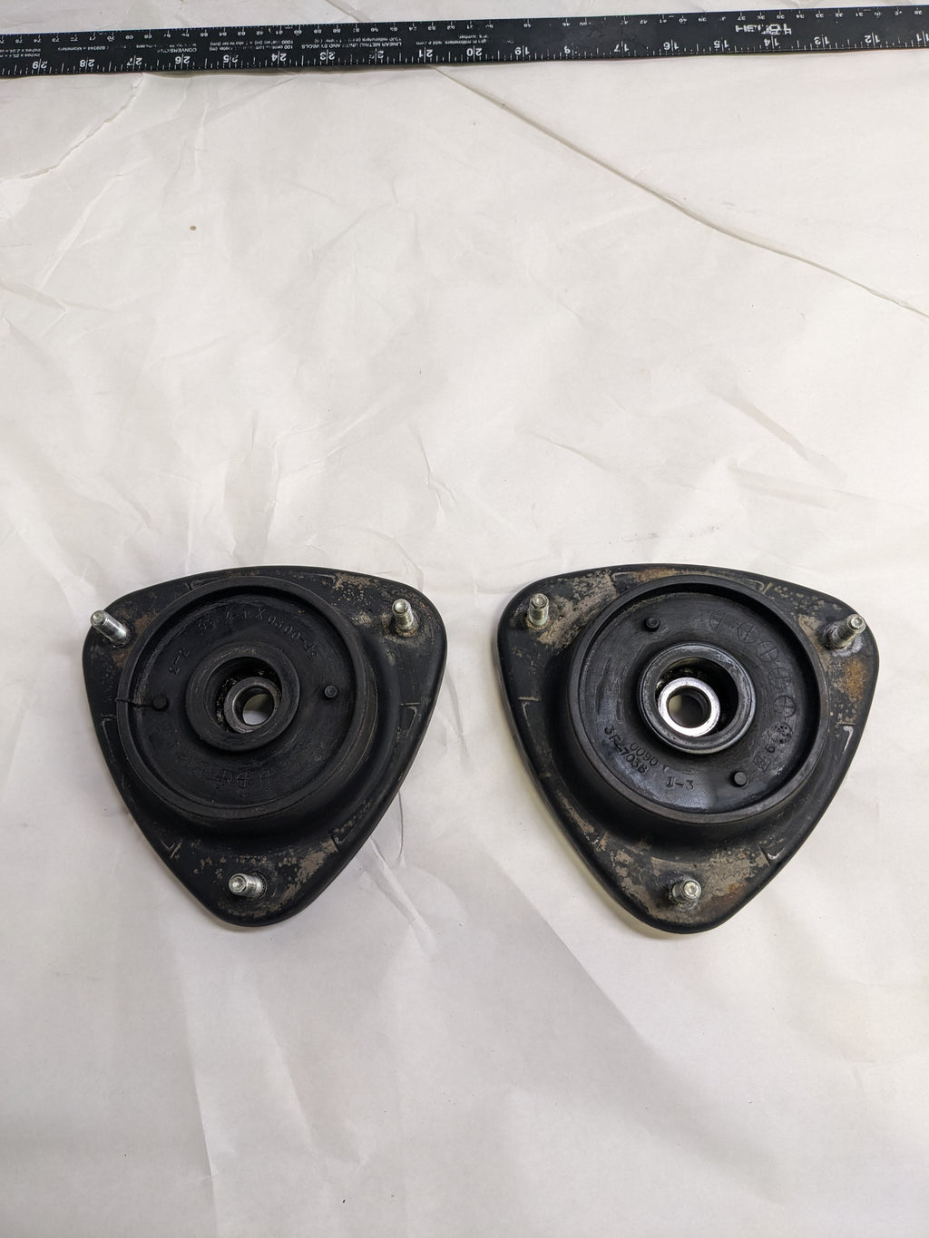 SUBARU FRONT SUSPENSION STRUT MOUNT NEW PAIR R4TB