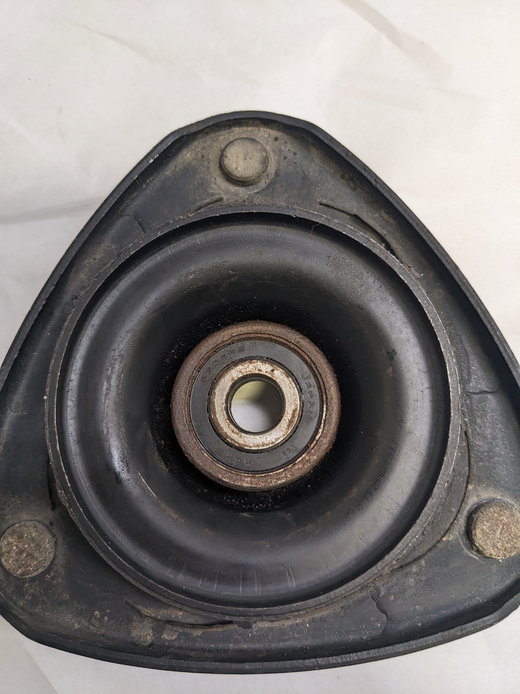 SUBARU FRONT SUSPENSION STRUT MOUNT NEW PAIR R4TB
