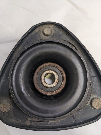 SUBARU FRONT SUSPENSION STRUT MOUNT NEW PAIR R4TB