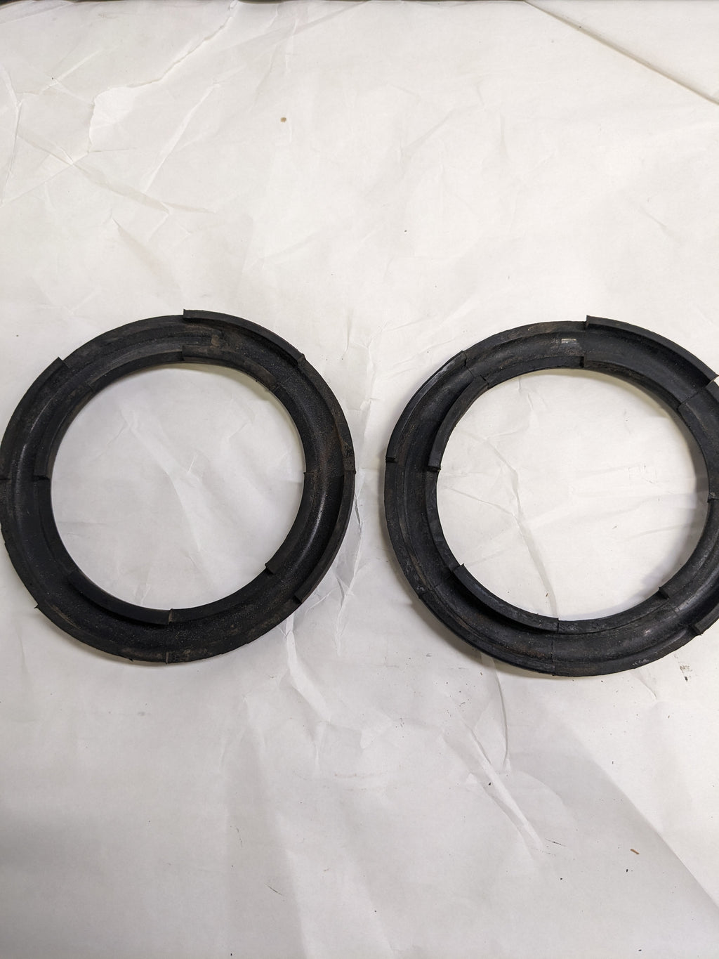 SUBARU 20323AA100 SUSPENSION COIL SPRING CAP (FRONT/UPPER) FOR SUBARU BAJA/LEGACY/OUTBACK/TRIBECA PAIR NEW R4TB