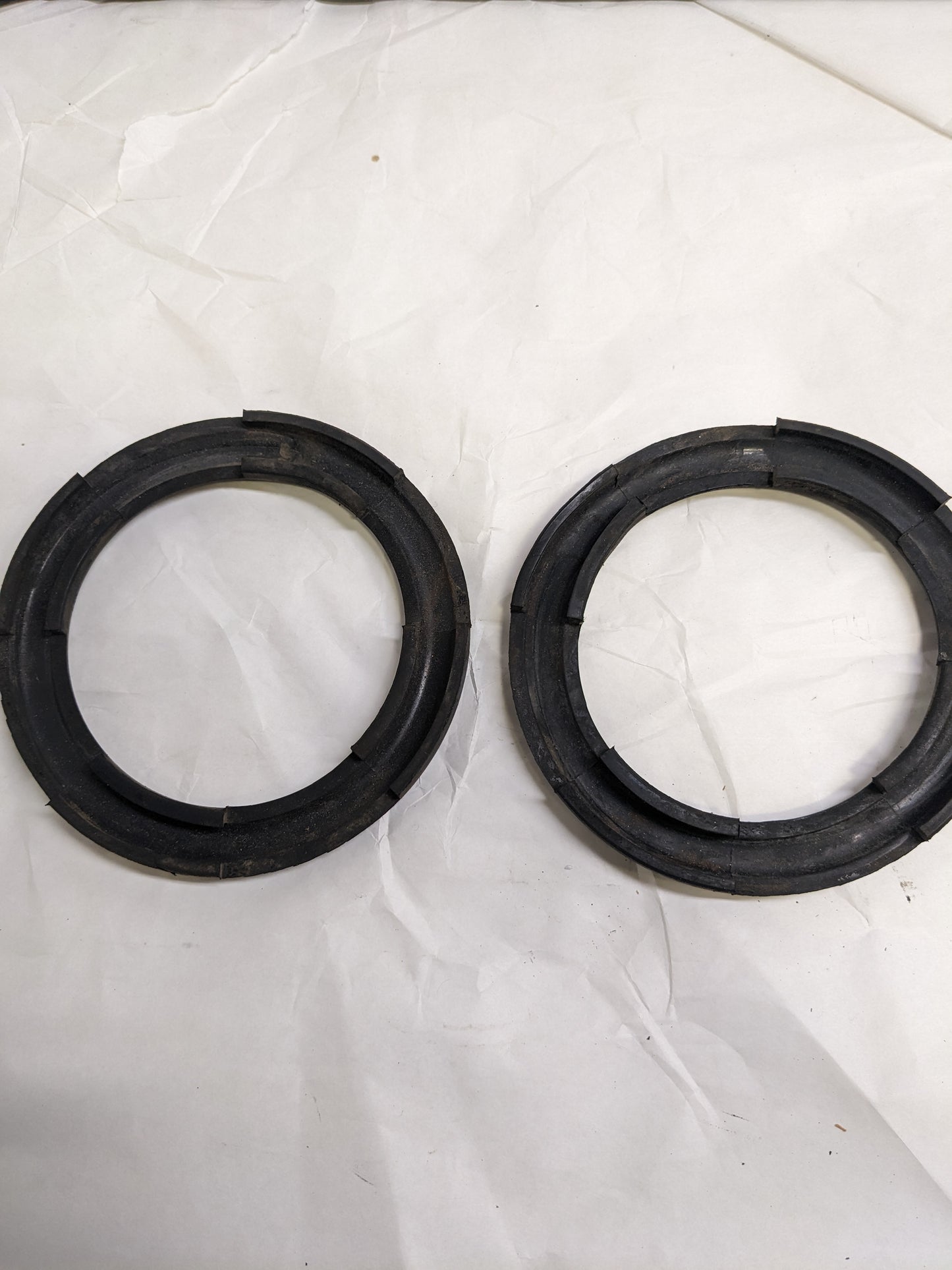 SUBARU 20323AA100 SUSPENSION COIL SPRING CAP (FRONT/UPPER) FOR SUBARU BAJA/LEGACY/OUTBACK/TRIBECA PAIR NEW R4TB