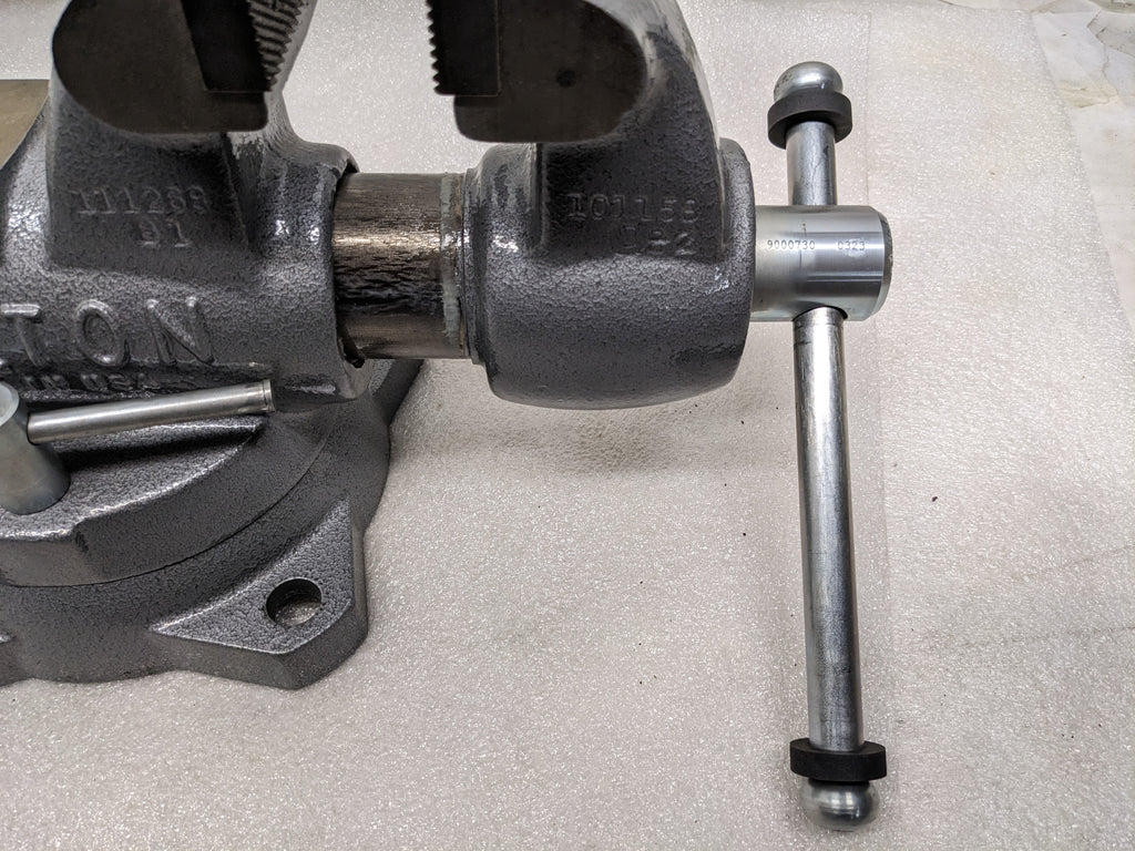 WILTON 28831 BENCH VISE 400 W/ SWIVEL BASE 4" JAW WIDTH 6-1/2" OPEN CAP NEW H1