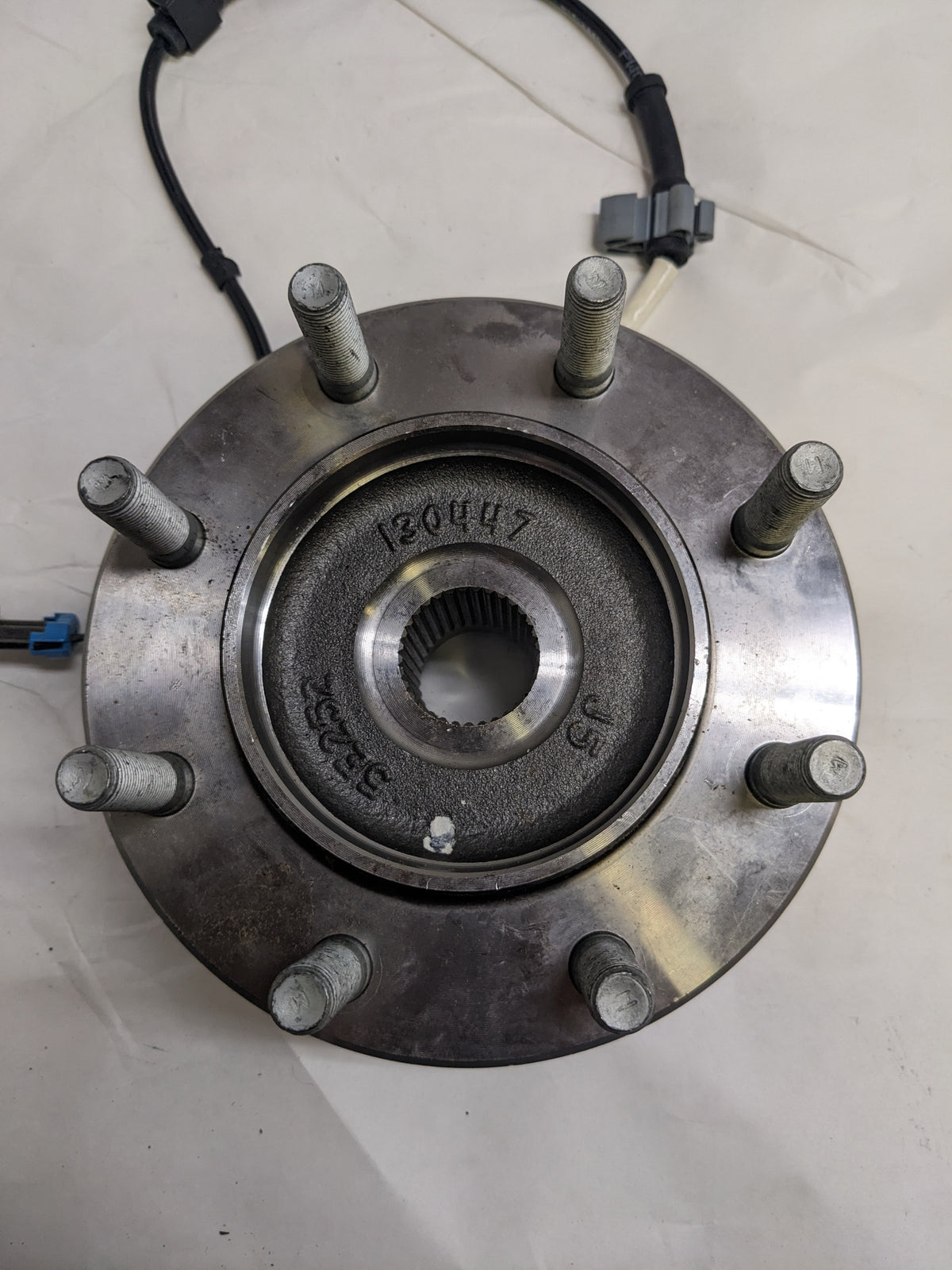 NTN WE61313 WHEEL BEARING AND HUB ASSEMBLY 33 SPLINES FOR 2001-2006 CHEVROLET SILVERADO 3500 NEW R14