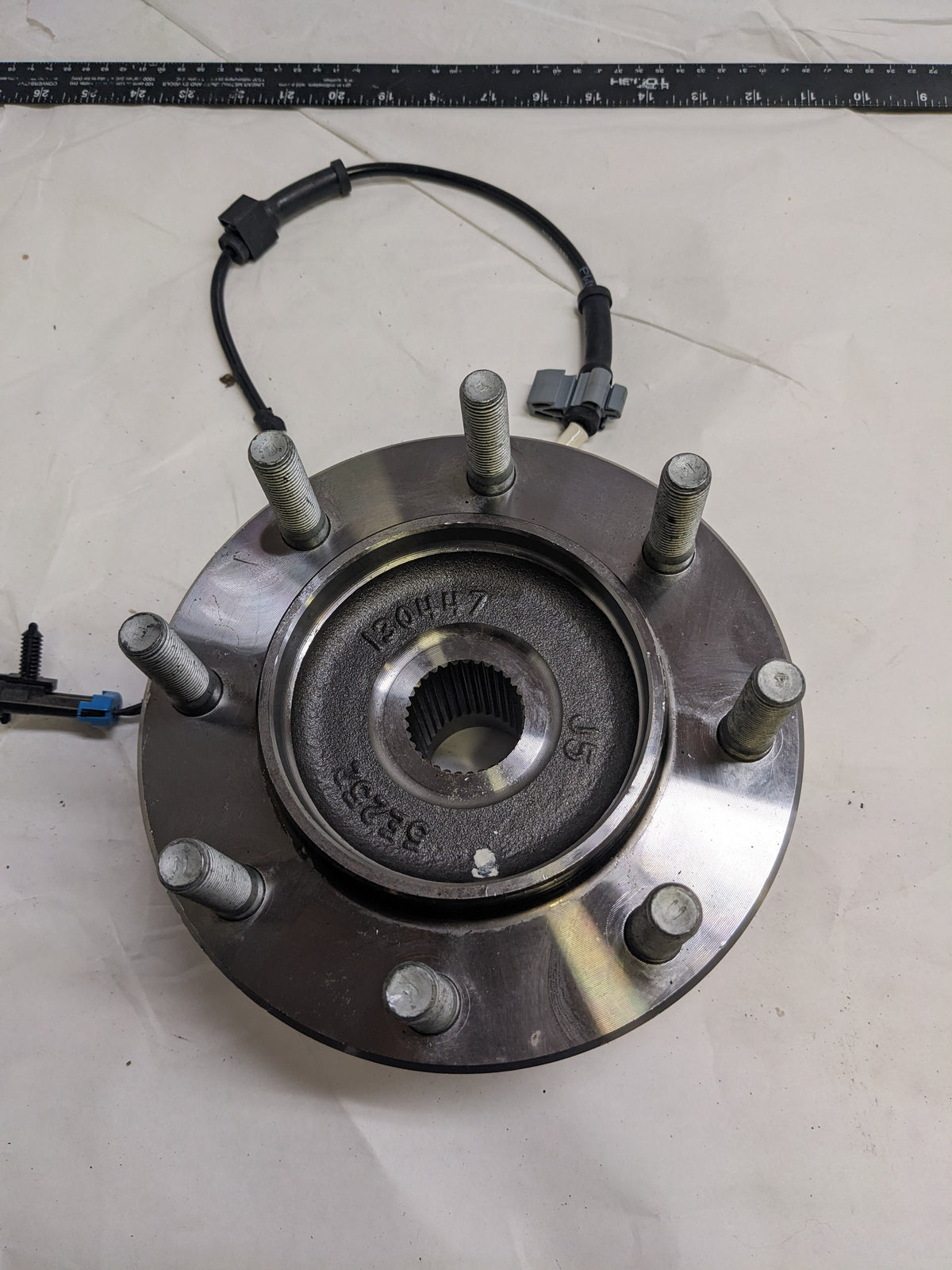 NTN WE61313 WHEEL BEARING AND HUB ASSEMBLY 33 SPLINES FOR 2001-2006 CHEVROLET SILVERADO 3500 NEW R14