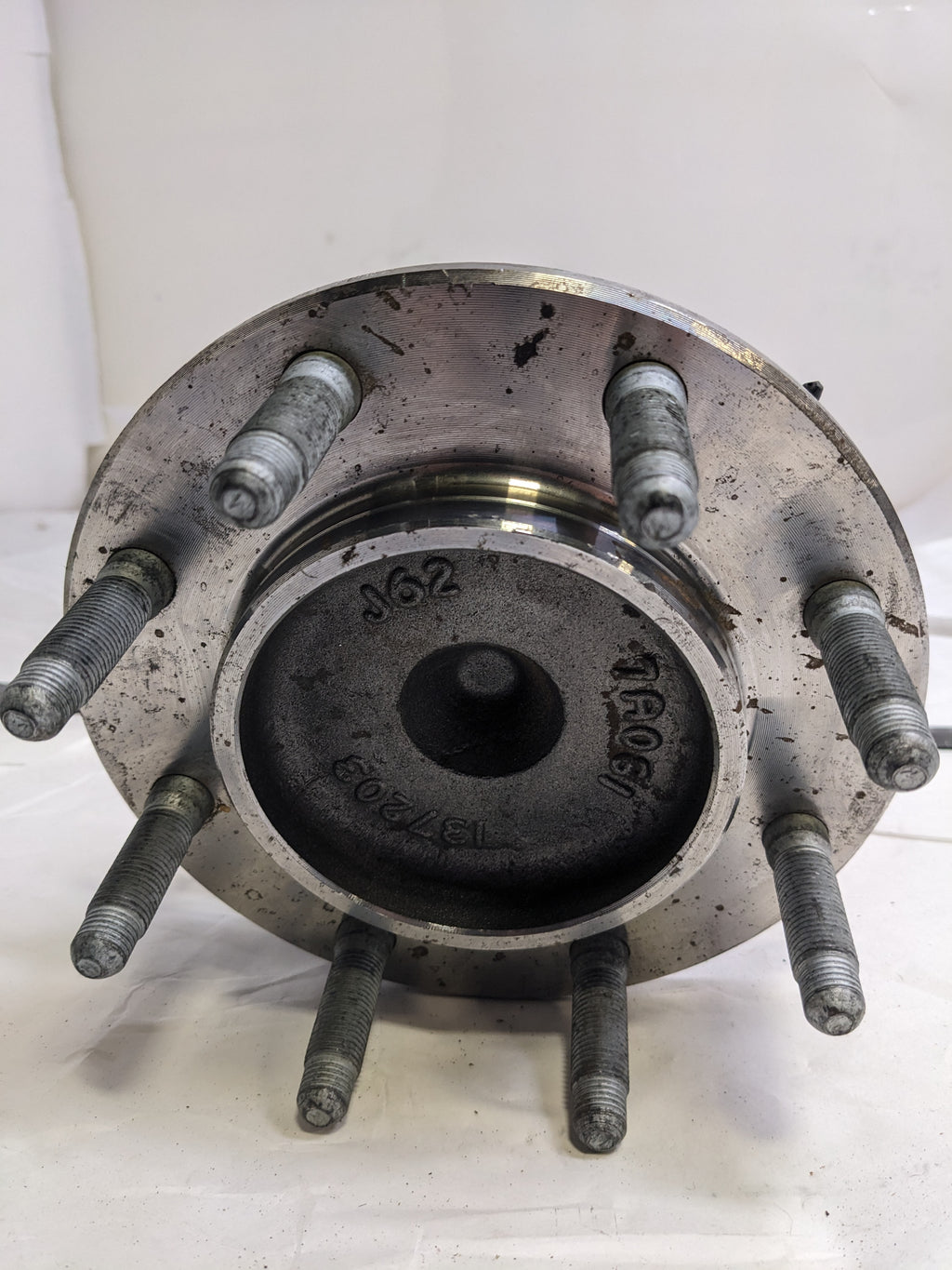 UNBRANDED WHEEL BEARING AND HUB ASSEMBLY 8 LUGS FOR  CHEVROLET SILVERADO 2500/1500/3500 4WD NEW R14