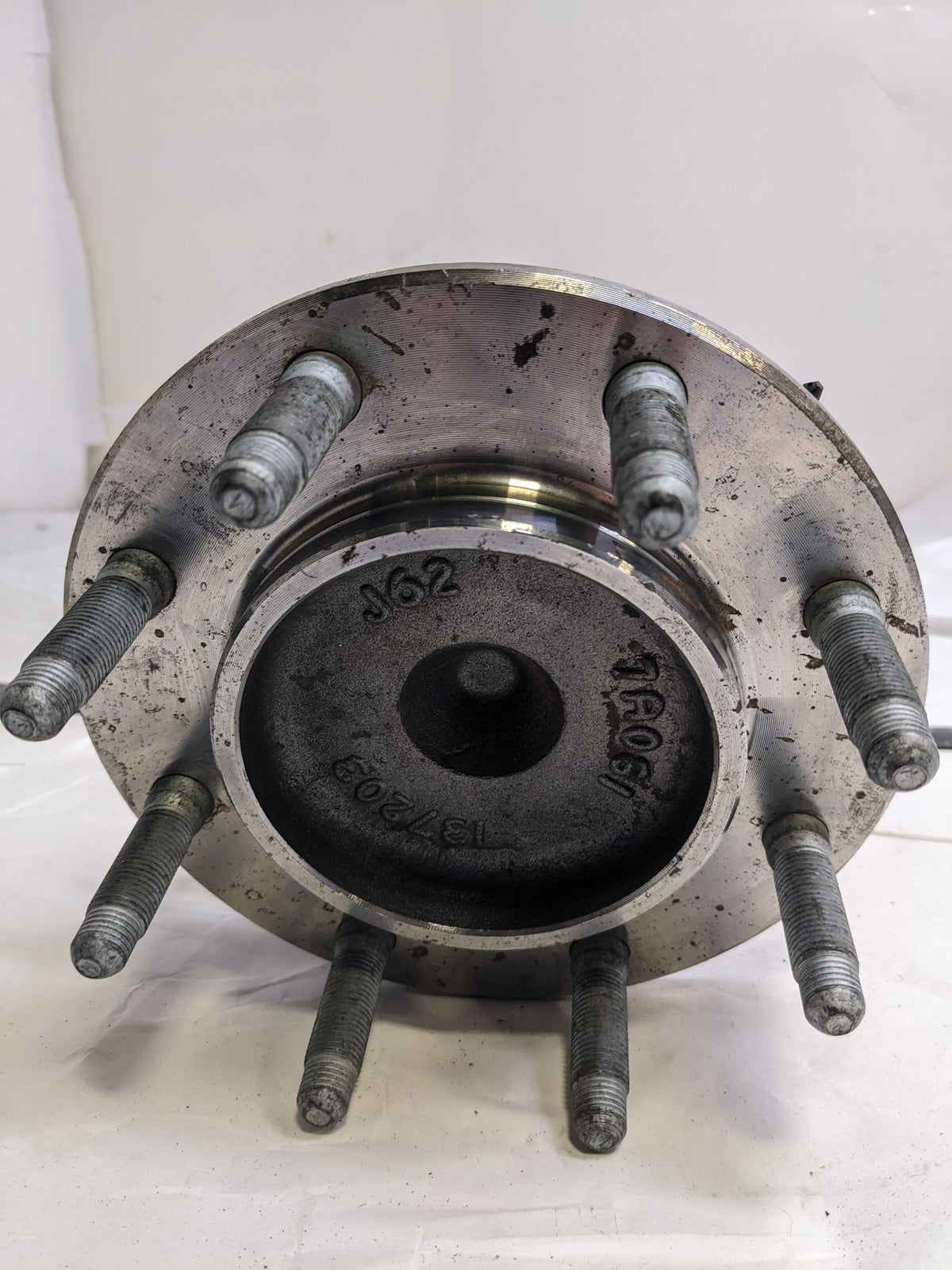 UNBRANDED WHEEL BEARING AND HUB ASSEMBLY 8 LUGS FOR  CHEVROLET SILVERADO 2500/1500/3500 4WD NEW R14