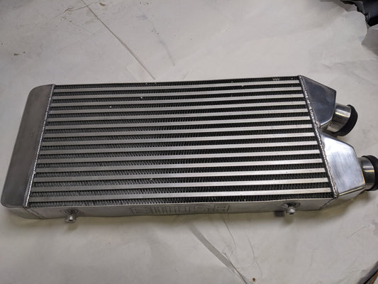 EMUSA ‎IC0010-25YCZ-036A-1 2.5" INLET/OUTLET ONE SIDE FRONT MOUNT INTERCOOLER OVERSIZE 25"X11"X3" CORESIZE 18"X11"X2.5" NEW SR