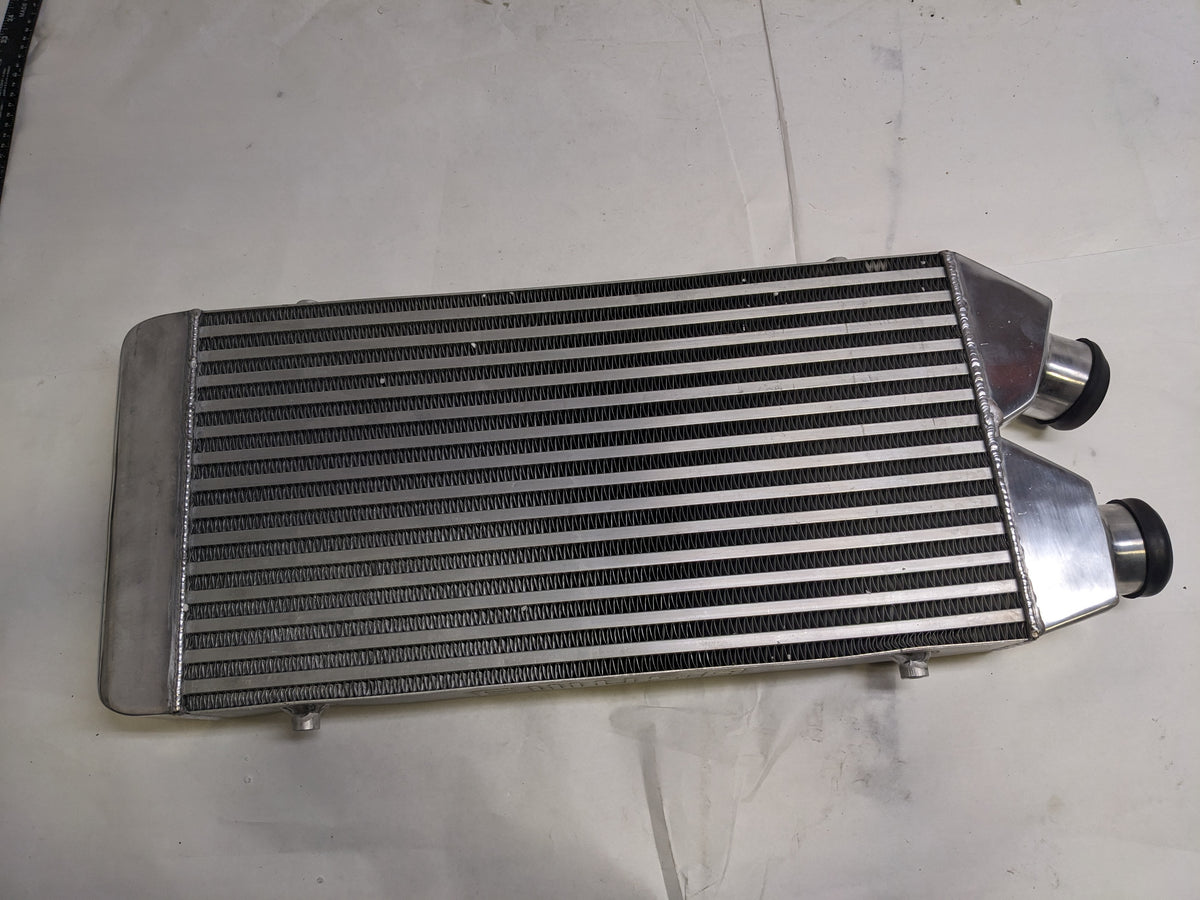 EMUSA ‎IC0010-25YCZ-036A-1 2.5" INLET/OUTLET ONE SIDE FRONT MOUNT INTERCOOLER OVERSIZE 25"X11"X3" CORESIZE 18"X11"X2.5" NEW SR