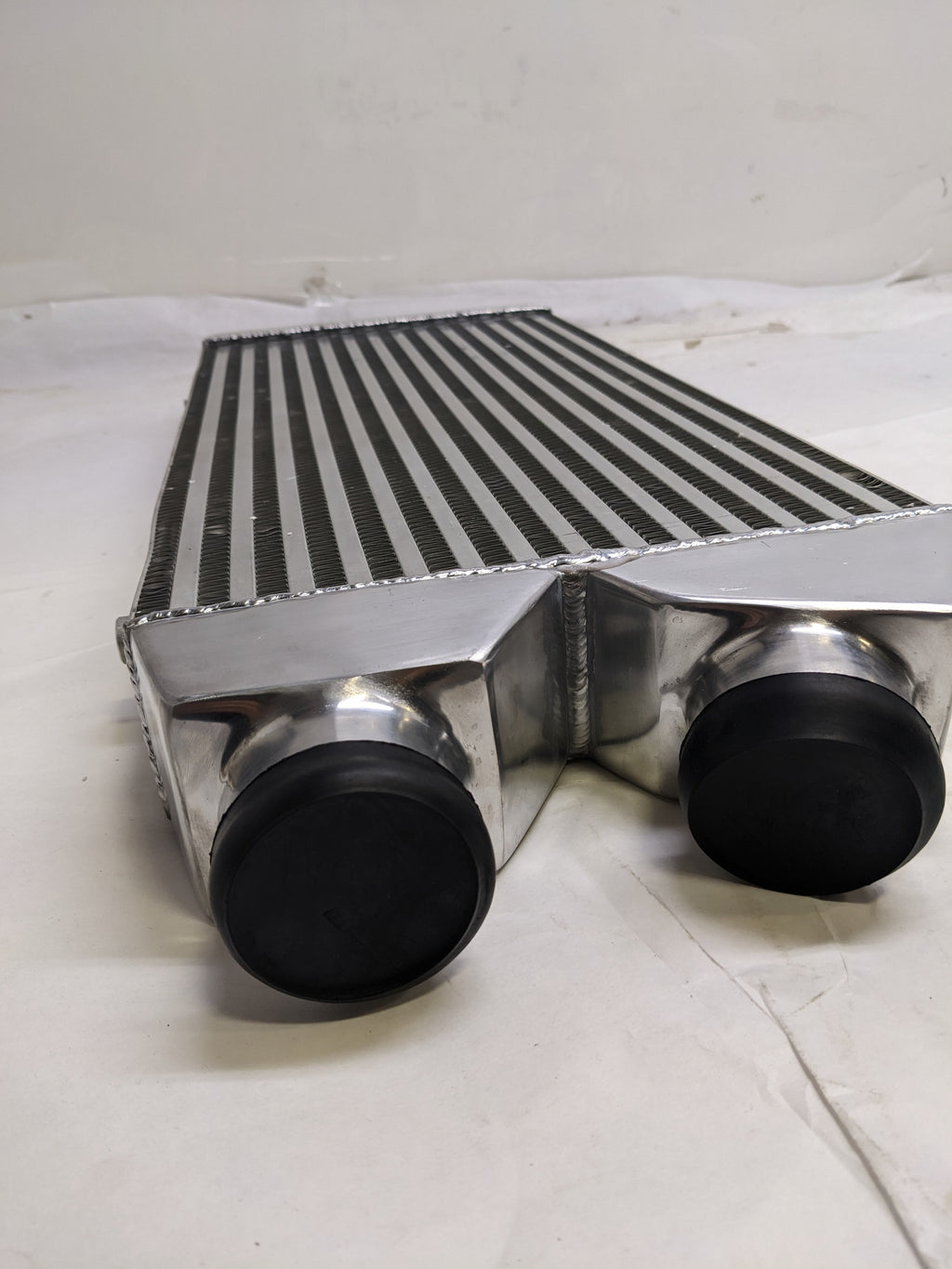 EMUSA ‎IC0010-25YCZ-036A-1 2.5" INLET/OUTLET ONE SIDE FRONT MOUNT INTERCOOLER OVERSIZE 25"X11"X3" CORESIZE 18"X11"X2.5" NEW SR