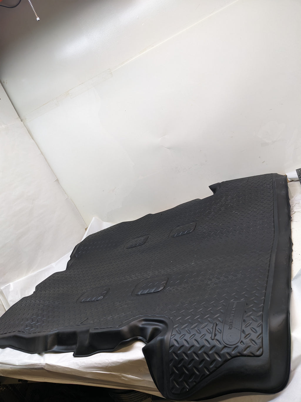 HUSKY LINERS 2533 WEATHERBEATER CARGO LINER FOR 2008-2009 TOYOTA LAND CRUISER BLACK NEW SR