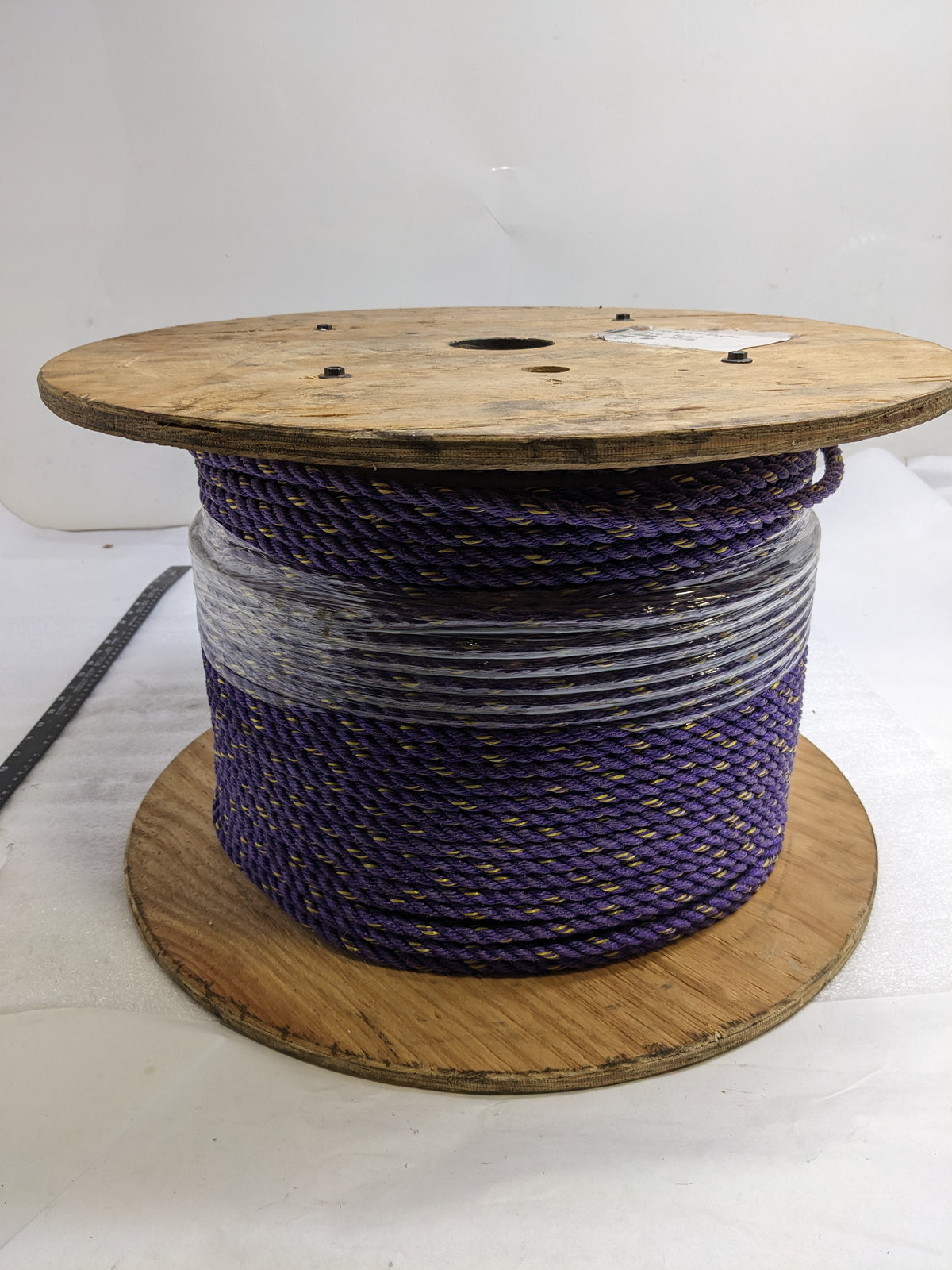 9/16" X 316 FT POLYESTER GENERIC PURPLE ROPE NEW B2