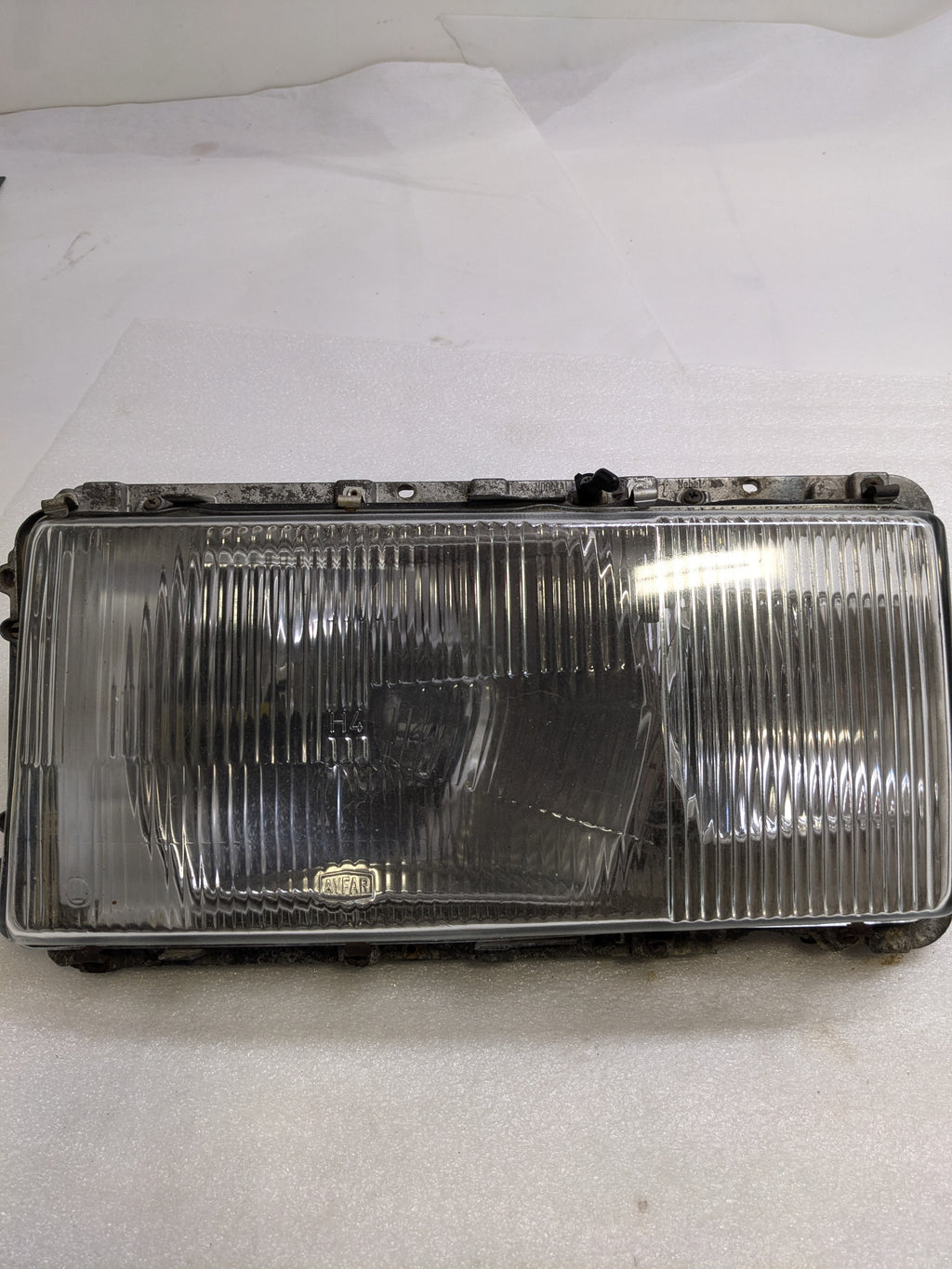 BOSCH 0301056107 LEFT HEADLIGHT HOUSING FOR 1972-1980 MERCEDES-BENZ S-CLASS W116 USED SRI