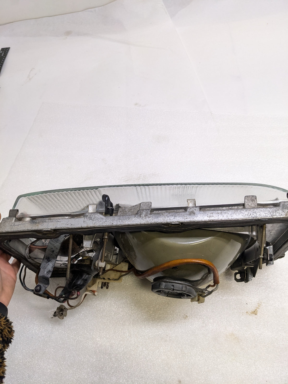 BOSCH 0301056107 LEFT HEADLIGHT HOUSING FOR 1972-1980 MERCEDES-BENZ S-CLASS W116 USED SRI