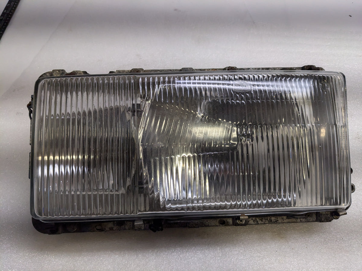 BOSCH 0301056107 LEFT HEADLIGHT HOUSING FOR 1972-1980 MERCEDES-BENZ S-CLASS W116 USED SRI