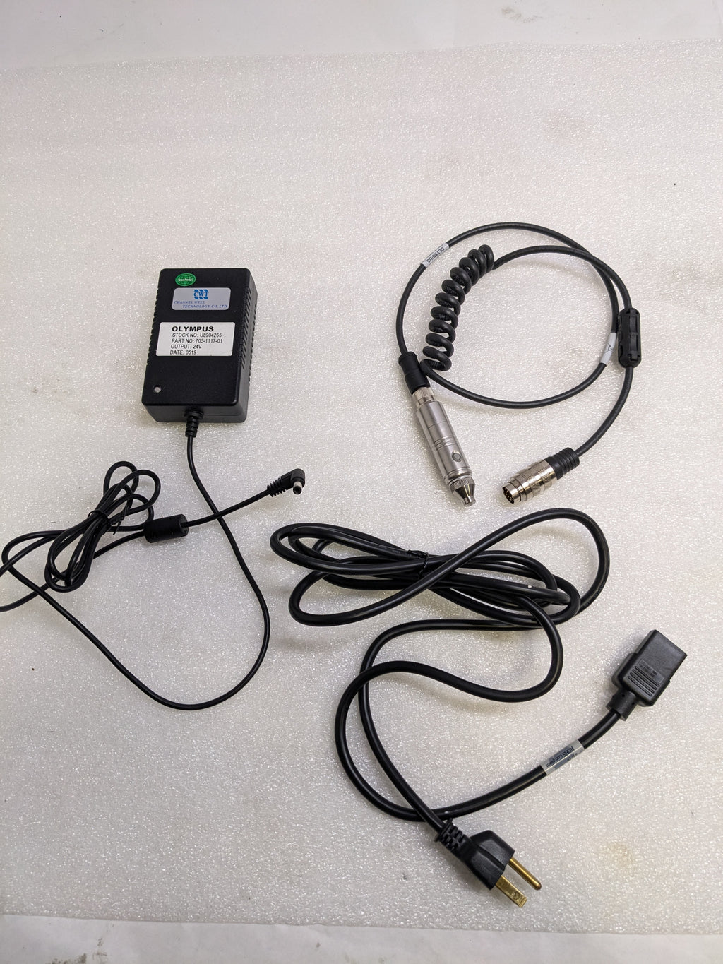 OLYMPUS U8240056 MAGNA-MIKE 8600 THICKNESS AND FLAW INSPECTION SOLUTIONS USED SR