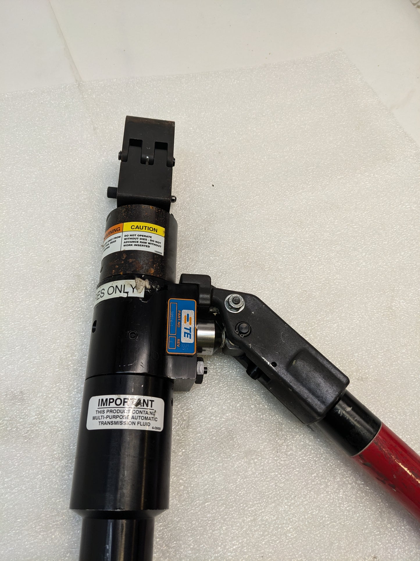 TE CONNECTIVITY 59974-1  8,200 PSI HYDRAULIC HAND CRIMPING USED SR