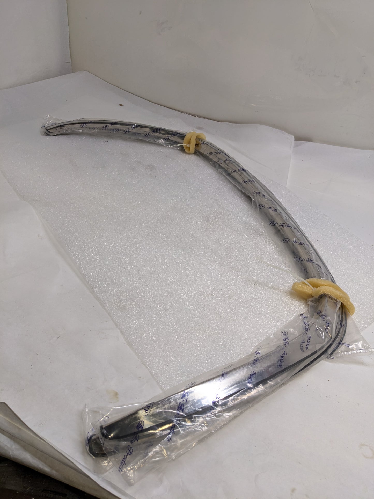 TFP TFI-2117N PREMIUM STAINLESS STEEL FENDER TRIM FOR 1999-2005 CHEVY SILVERADO/GMC SIERRA NEW SR