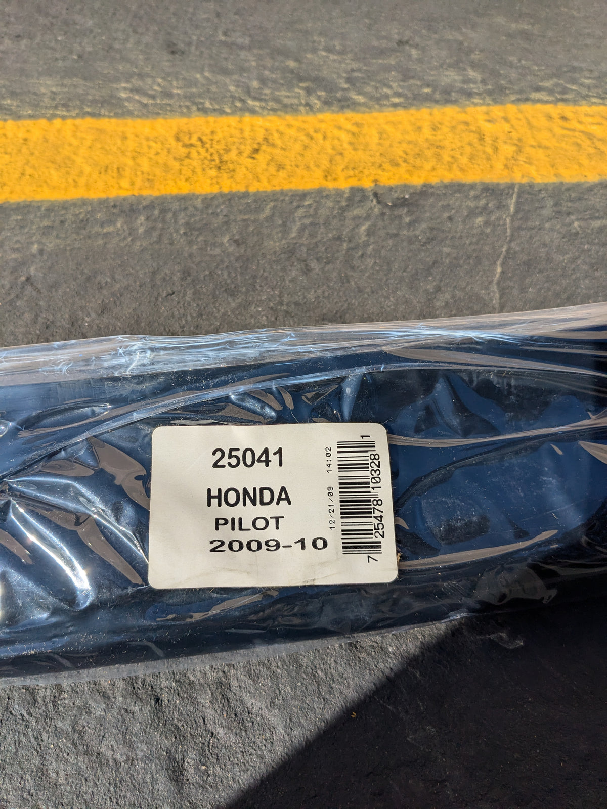 AUTO VENTSHADE BUGFLECTOR II 25041 BUG DEFLECTOR FOR 2009-2012 HONDA PILOR NEW SR