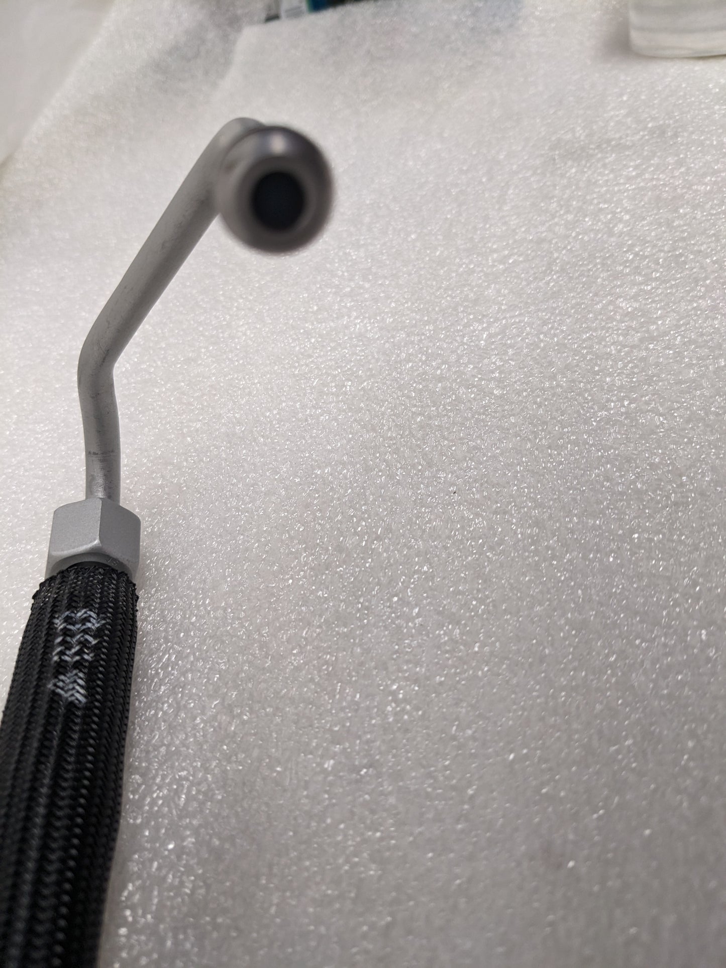 BMW 32416781781 POWER STEERING PRESSURE HOSE (550i 650i) R25T2