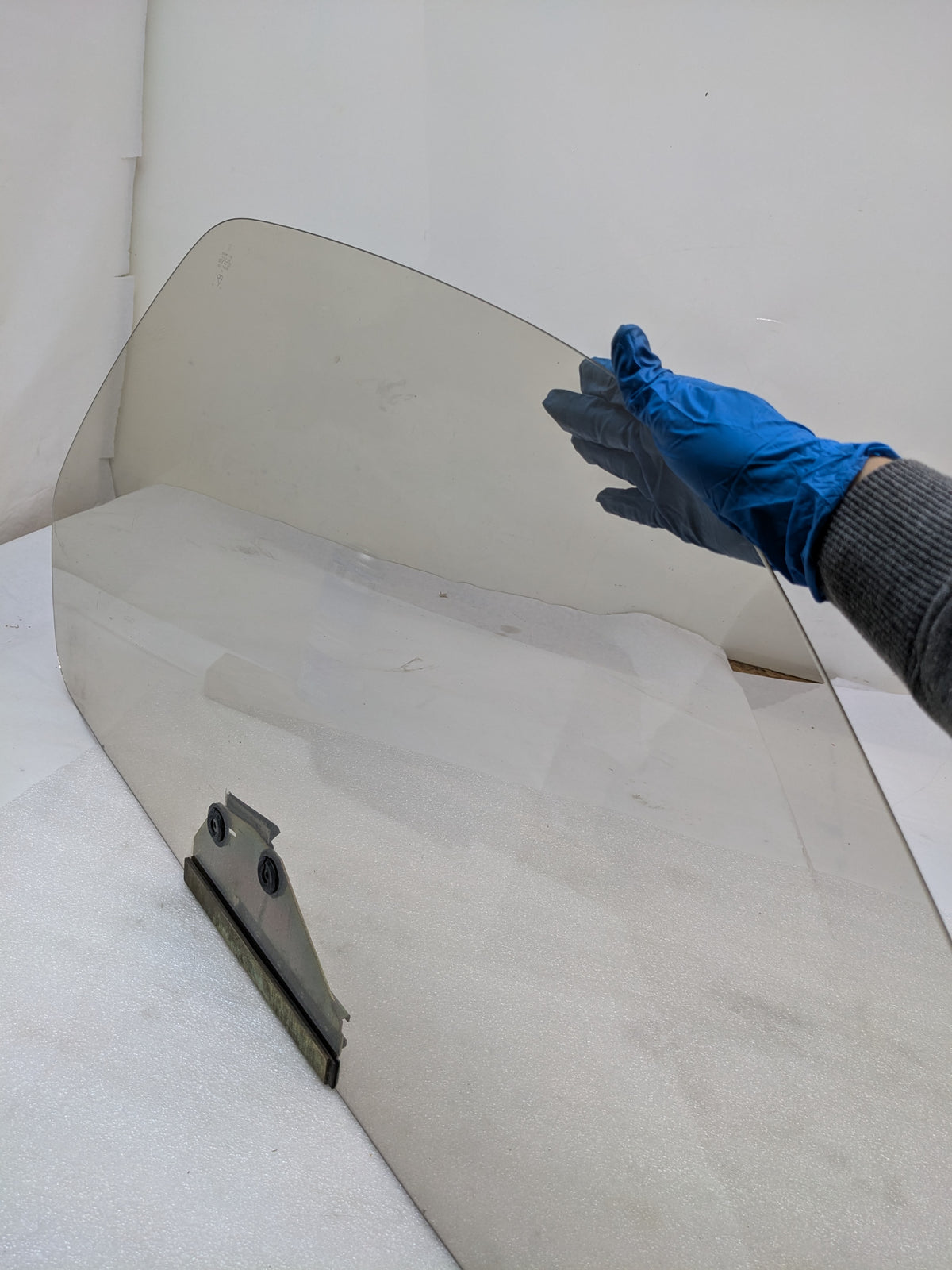 SEKURIT PASSENGER SIDE DOOR WINDOW GLASS FOR 1978-1995 PORSCHE 928 USED #2 SR