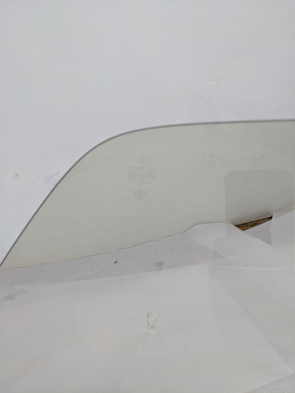 SEKURIT PASSENGER SIDE DOOR WINDOW GLASS FOR 1978-1995 PORSCHE 928 USED #2 SR