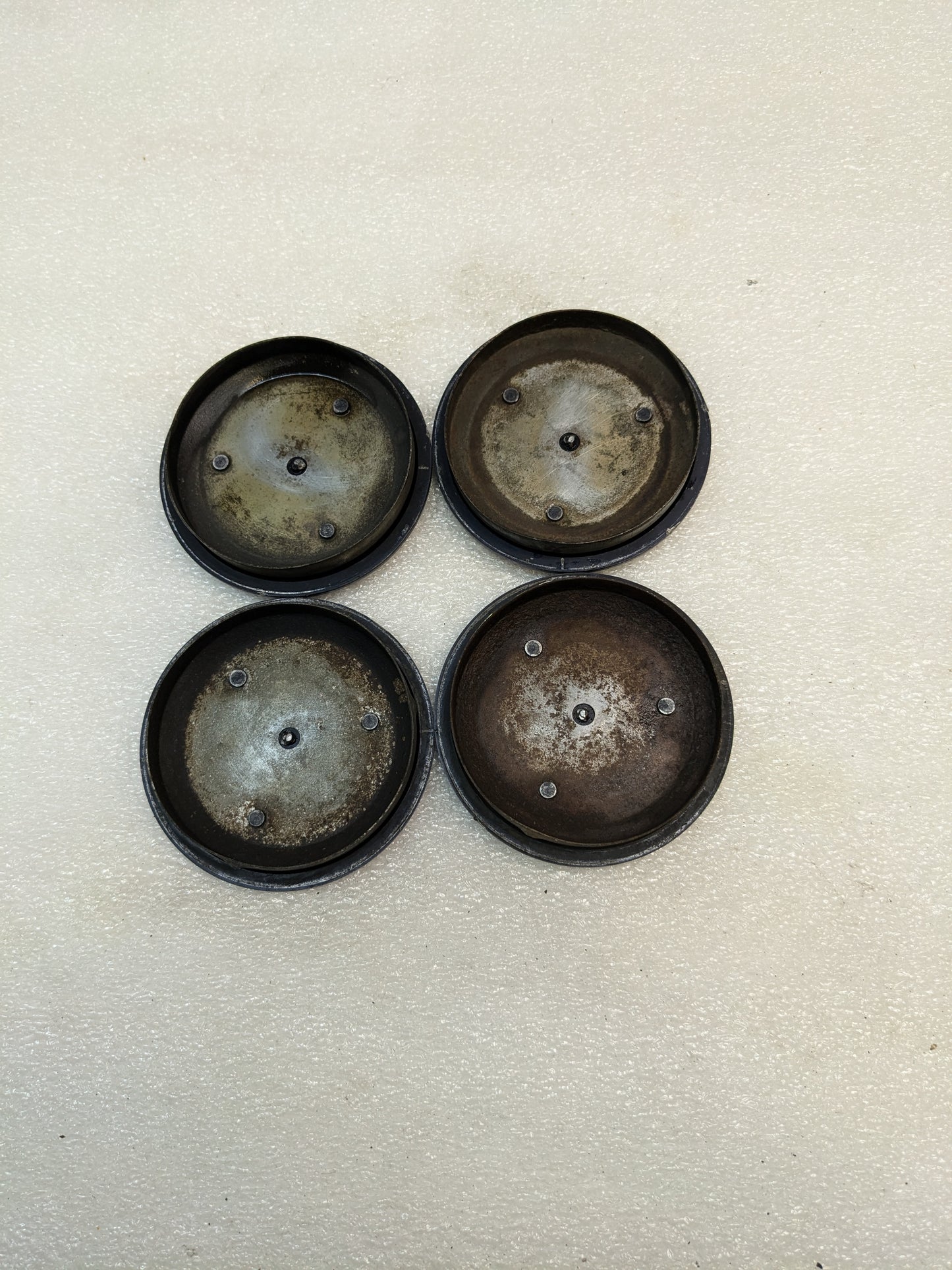 PORSCHE 90136103200 HUB CAP FOR 1965-1977 911/912 SET OF FOUR USED R21T4