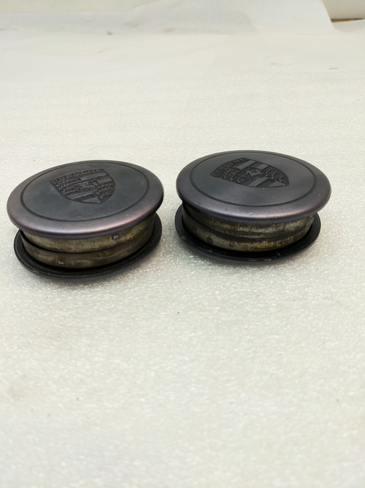 PORSCHE 90136103200 HUB CAP FOR 1965-1977 911/912 SET OF FOUR USED R21T4