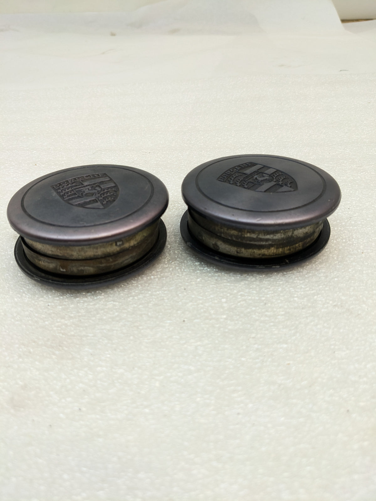 PORSCHE 90136103200 HUB CAP FOR 1965-1977 911/912 SET OF FOUR USED R21T4