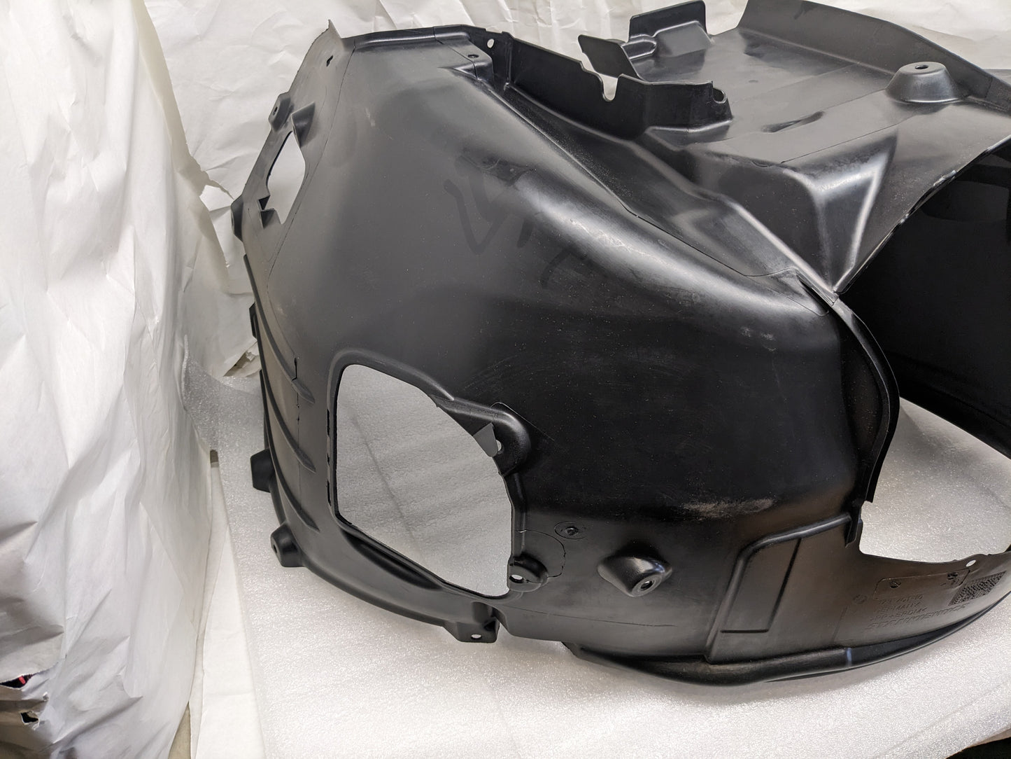 BMW 51717009715 FENDER LINER FRONT LEFT 2004-2005 645 Ci 4.4L V8 - GAS AND 2006-2007 650i 4.8L V8 - GAS NEW R24