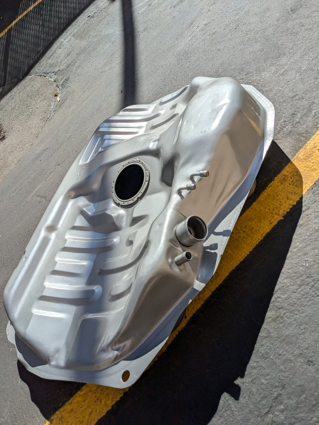 JC WHITNEY M670103 FUEL TANK 16 GALLONS FOR 1989-1992 FORD PROBE NEW B2