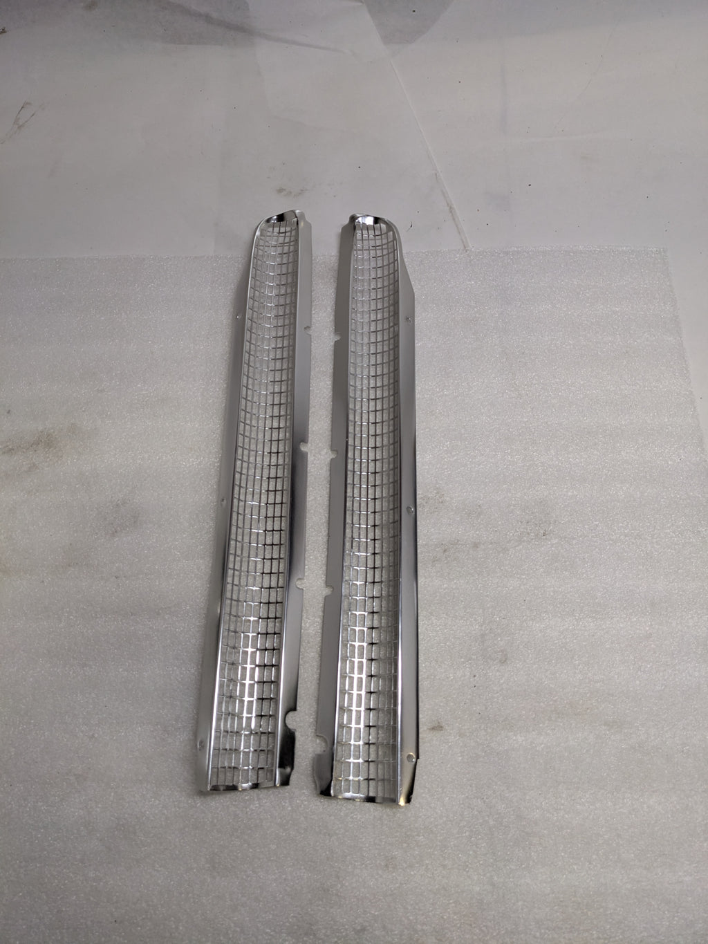 CHEVROLET IMPALA 1960 TAIL LIGHT PANEL TRIM MOLDINGS/ HOOD GRILLE SCREEN/FRONT SEAT TRIMS/BENCH SEAT MOLDING NEW SR