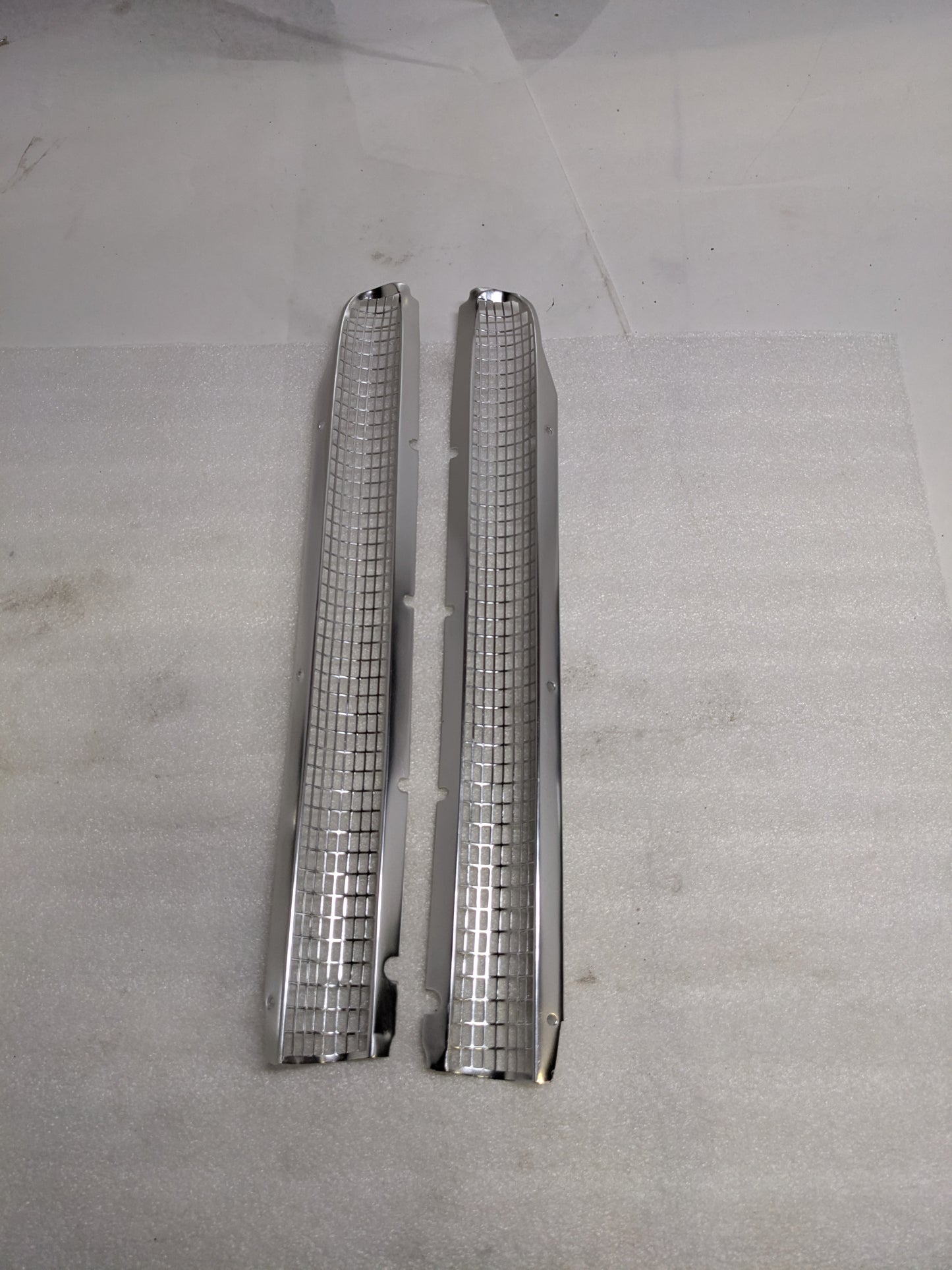 CHEVROLET IMPALA 1960 TAIL LIGHT PANEL TRIM MOLDINGS/ HOOD GRILLE SCREEN/FRONT SEAT TRIMS/BENCH SEAT MOLDING NEW SR