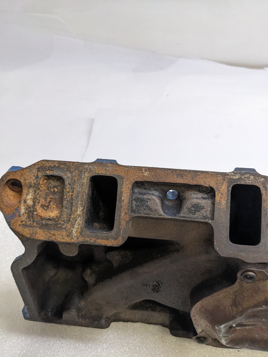 FORD C50E9425C INTAKE MANIFOLD 4 BARREL FOR 1965 FORD MUSTANG USED R10