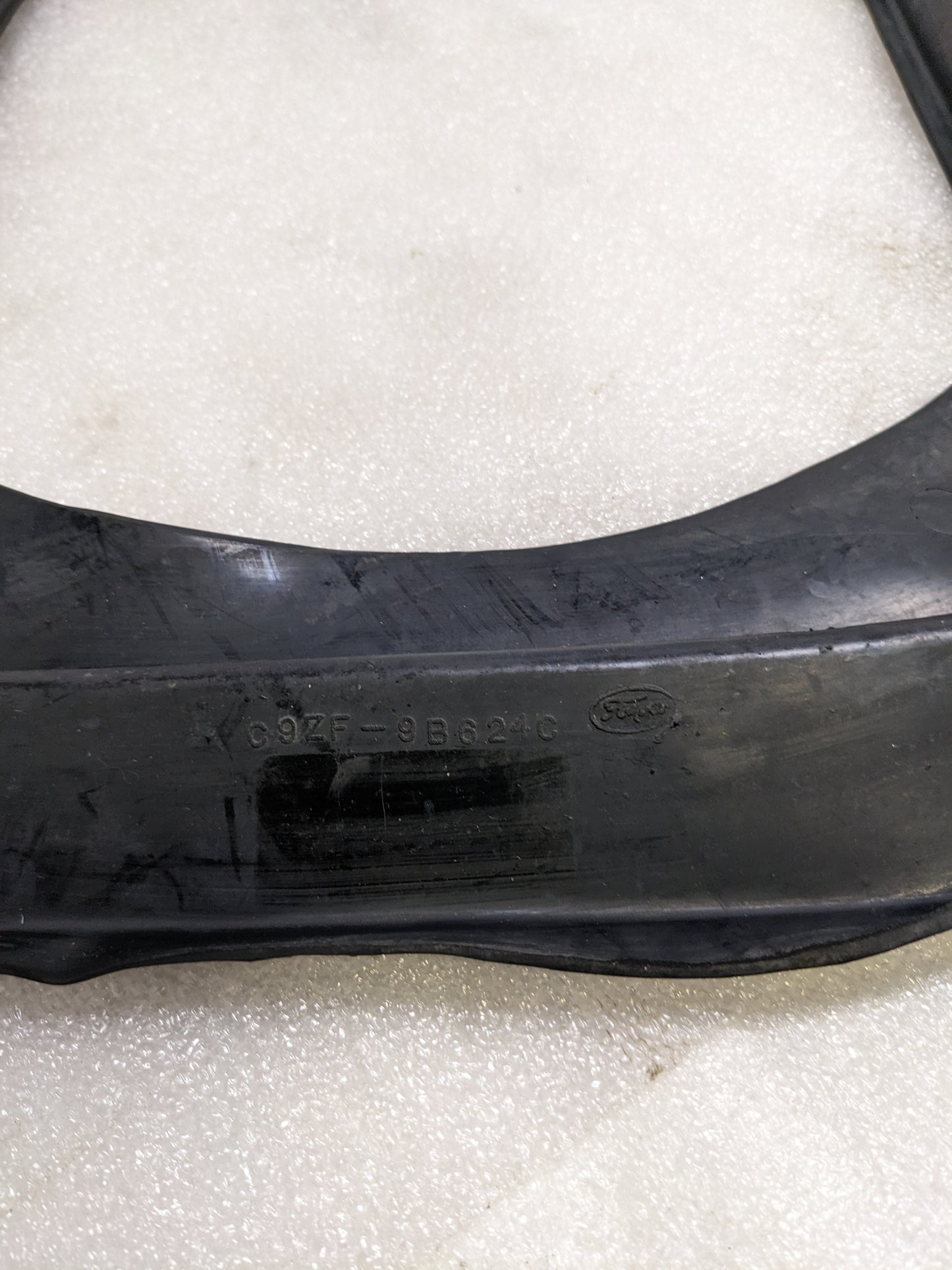 FORD C9ZZ-9B624 SHAKER HOOD AIR CLEANER SEAL FOR 1969-1970 FORD MUSTANG USED R6TG