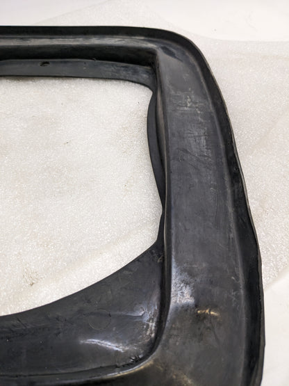 FORD C9ZZ-9B624 SHAKER HOOD AIR CLEANER SEAL FOR 1969-1970 FORD MUSTANG USED R6TG