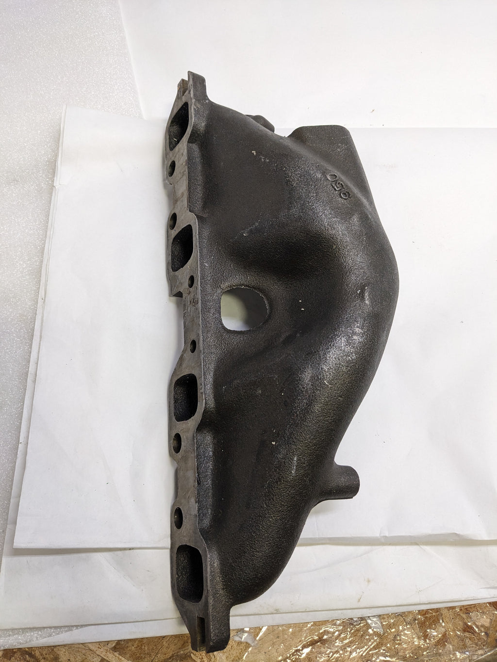 ISUZU NQR-70 EXHAUST MANIFOLD NEW R14