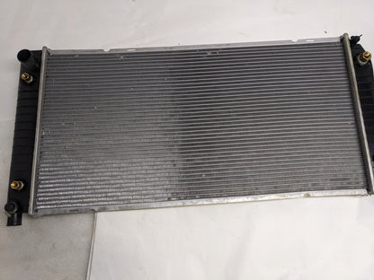 NISSENS 609881 RADIATOR FOR 1996-2000 GM FULL SIZE PICKUP AND SUB 34 X 17 CORE WITH ENGINE OIL COOLER NEW D1